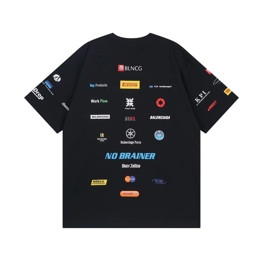 🅿️200 detailed pictures [Top version. Official website quality] BALENCI*GA/Paris. Multi-element trademark LOGO short-sleeved T-shirt 2024 new style. All pattern details, colors, Y boards are customized, and the brick cabinets are synchronized. Genuine products are developed at the first time, and you can print and compare! The fabric is made of Paris ZP custom-woven and dyed cotton double yarn. Weighing 260 grams, the cloth surface is clean. The cloth pattern is clear, soft and comfortable. The threads are dyed with no color difference. The printing uses environmentally friendly imported materials, the letters are clear and the effect is three-dimensional. The version adopts OS loose shoulder design. Same style for men and women. Code: BL223362 Color: black, white Size: XS to L