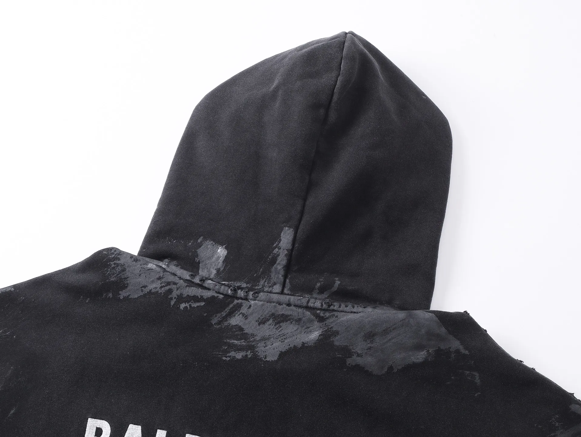 🅿️390 real photos [Top version. Official website quality] BALENCI*GA/Paris #2025 new style. Front and back letter LOGO embroidery, hand-painted graffiti, washed and worn hooded sweatshirt, full of design. Welcome to compare. Notice! ️The fabric is made of authentic environmentally friendly dyes, custom-woven and dyed cotton sweatshirt. Weighing 460 grams, the cloth surface is clean. The cloth pattern is clear, soft and comfortable. The threads are dyed with no color difference. The classic letter LOGO is embroidered using imported Tajima embroidery machine. The garments are washed, distressed and hand-painted with graffiti. Extra heavy craftsmanship. . Restore the brick cabinet, adopt OS loose shoulder style. Same style for men and women. Code: BL259908 Color: black and gray Size: XS S M L