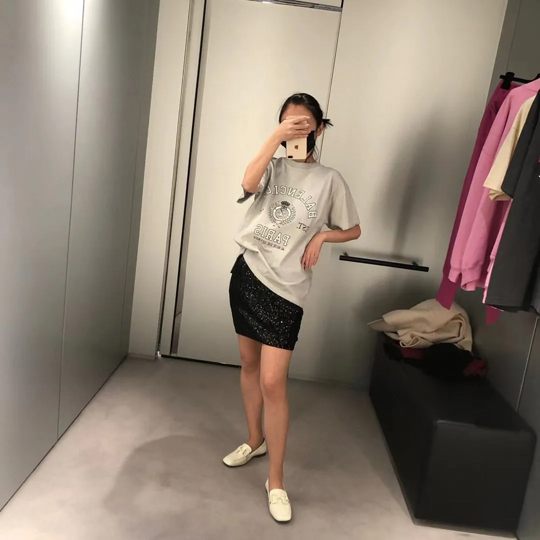 ♻️💯Upper body reference model picture❤️New top-notch proven version BALENCIAGA Paris designer 2022 spring and summer style Crown Wheat 1917 letter cracked printed short shaft T-shirt for men and women, same style, huge cost single product. In terms of fabric alone, 26S 280g double-ply double-yarn plain cotton fabric, plus the fabric needs to be pre-shrunk in advance and then fried and aged, is enough to drink a pot! The printing uses Kornit digital direct injection cracking process. Because it is glued, there is no need to worry about the printing falling off if it bursts. A full set of customized accessories, synchronized at the counter, and consistent coding. Color: washed black white gray Size: XS-L P:280