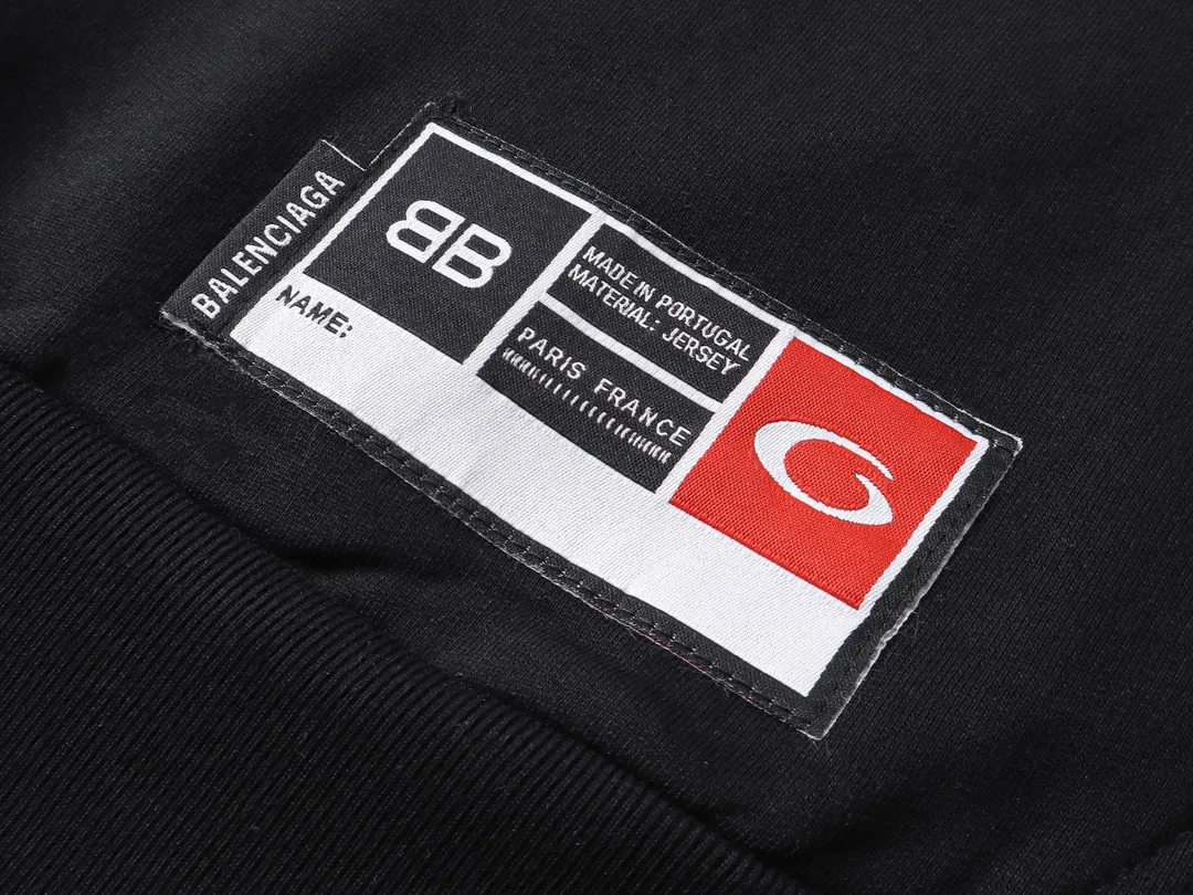 🅿️350 photos [Top version. Official website quality] BALENCI*GA/Paris.SS25 latest basketball uniform embroidered printed hooded long-sleeved sweatshirt. The front embroidery is embroidered and printed using a Tajima computer embroidery machine, the lower left corner is stamped, and the back piece is printed. The brick cabinets are synchronized. The authentic product is developed at the first time. The fabric is made of Paris ZP custom-woven and dyed cotton sweatshirt. Weighing 460 grams, the cloth surface is clean. The cloth pattern is clear, soft and comfortable. The threads are dyed with no color difference. The printing uses environmentally friendly imported materials, the letters are clear and the effect is three-dimensional. The version adopts OS loose shoulder design. Same style for men and women. Code: BL258959 Color: Black Purple Blue Green Size: XS S M L