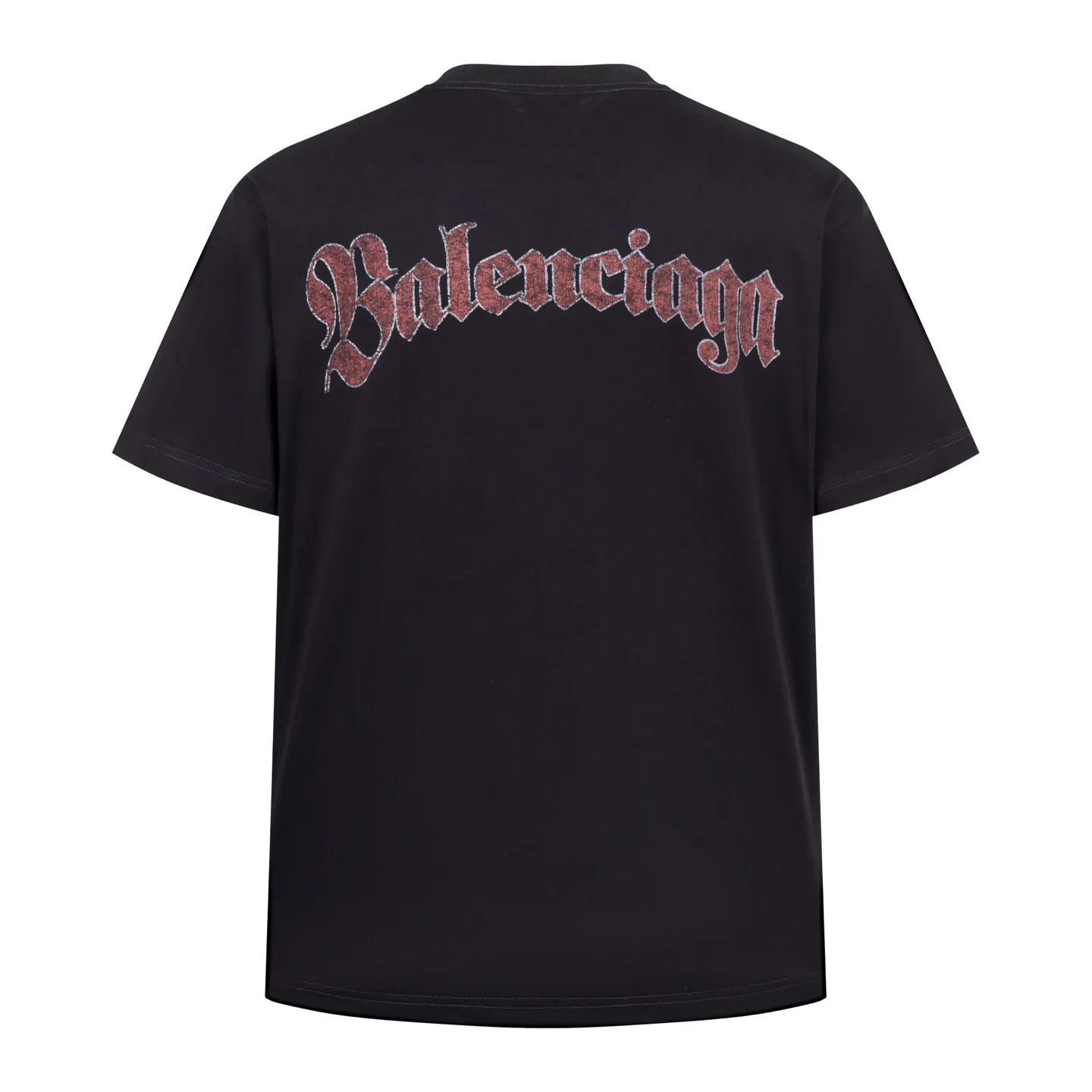 🅿️290 [Exclusive supply] BLCG 25FW badge printed short sleeves (black) The fabric is made of 24S 185g double yarn special textile compact cotton, and the rib is made of 32S 340g double yarn stretch rib. The structure of pure cotton fabric is plain weave. The surface of the fabric is smooth and delicate, and the texture is tight. It has good moisture absorption, breathability and comfort, and can keep you dry and comfortable. Due to its tight spinning process, it also has good wrinkle resistance and durability, making it suitable for long-term wear or use. The multi-layer superposition process of dark flower paste dots uses precision screen technology to cover the fabric with translucent printing paste through multiple layered printing. Each layer is laminated and fused with micron-level tolerances. Through subtle changes in the thickness and density of the slurry, an invisible pattern with a transition between dark and light is formed on the surface of the fabric. This technology replaces color contrast with physical accumulation, and uses the diffuse reflection of light on concave and convex surfaces to present a looming light and shadow relief effect, creating a high-end print with both visual haziness and tactile three-dimensionality, which perfectly fits the low-key and luxurious design aesthetics. Size:XS-S-M-L