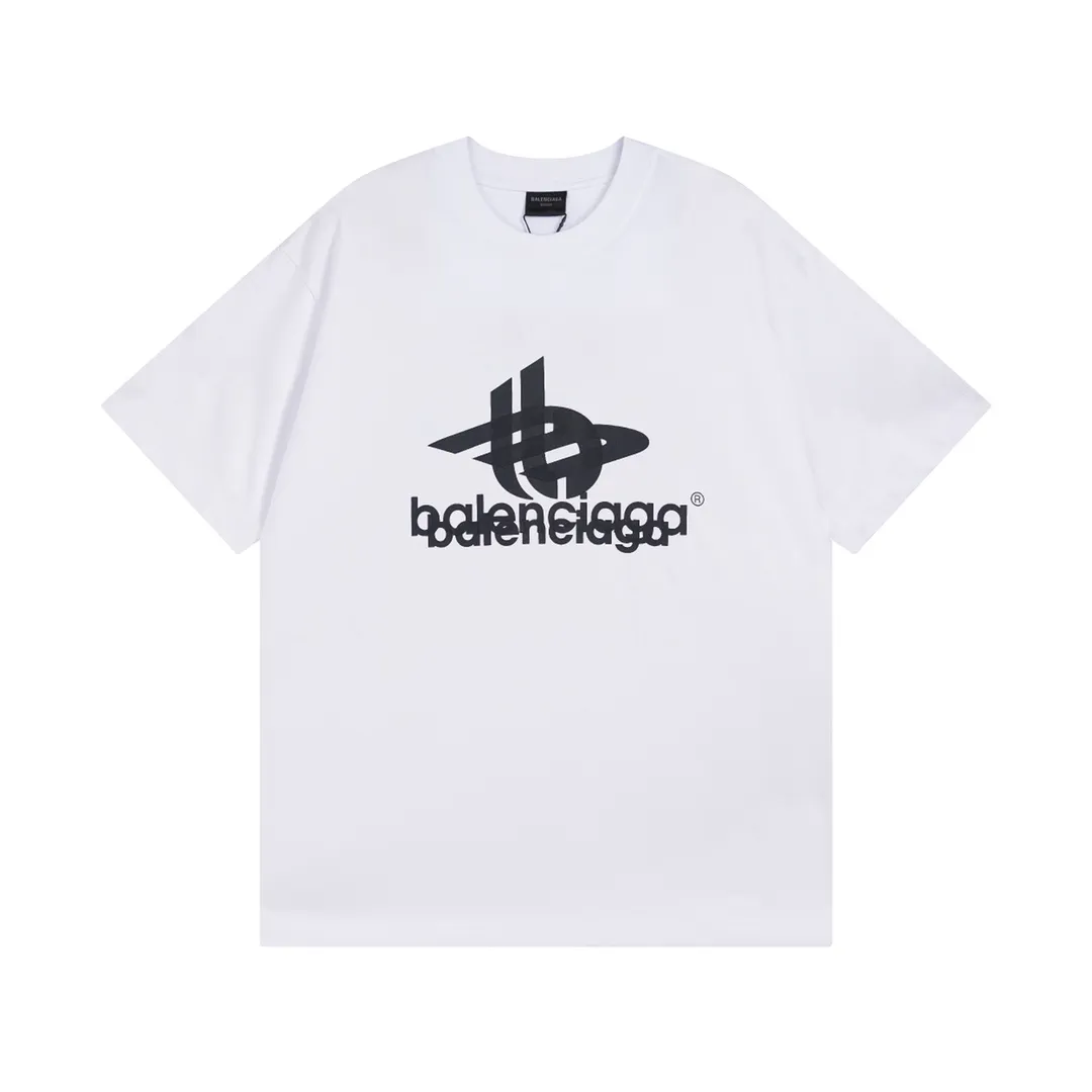 🅿️170 detailed pictures [Top version. Official website quality] BALENCI*GA/Paris. 2024 new style. Phantom double LOGO classic pattern printed short-sleeved T-shirt. Brick cabinet synchronization. Genuine product developed at the first time, happy to print and compare! The fabric is made of Paris ZP custom-woven and dyed cotton with double yarns and compact cotton. The weight is 260 grams. The cloth surface is clean. The cloth pattern is clear, soft and comfortable. The threads are dyed with no color difference. The classic printing is made of environmentally friendly imported materials, with LOGO phantom effect, clear letters and three-dimensional effect. Restore the brick cabinet. Ready-made clothes are washed and distressed, different market currency, welcome to compare, the version adopts OS loose shoulder version. Same style for men and women Coding: BL223213 Color: black, white, fluorescent yellow Size: XS to L