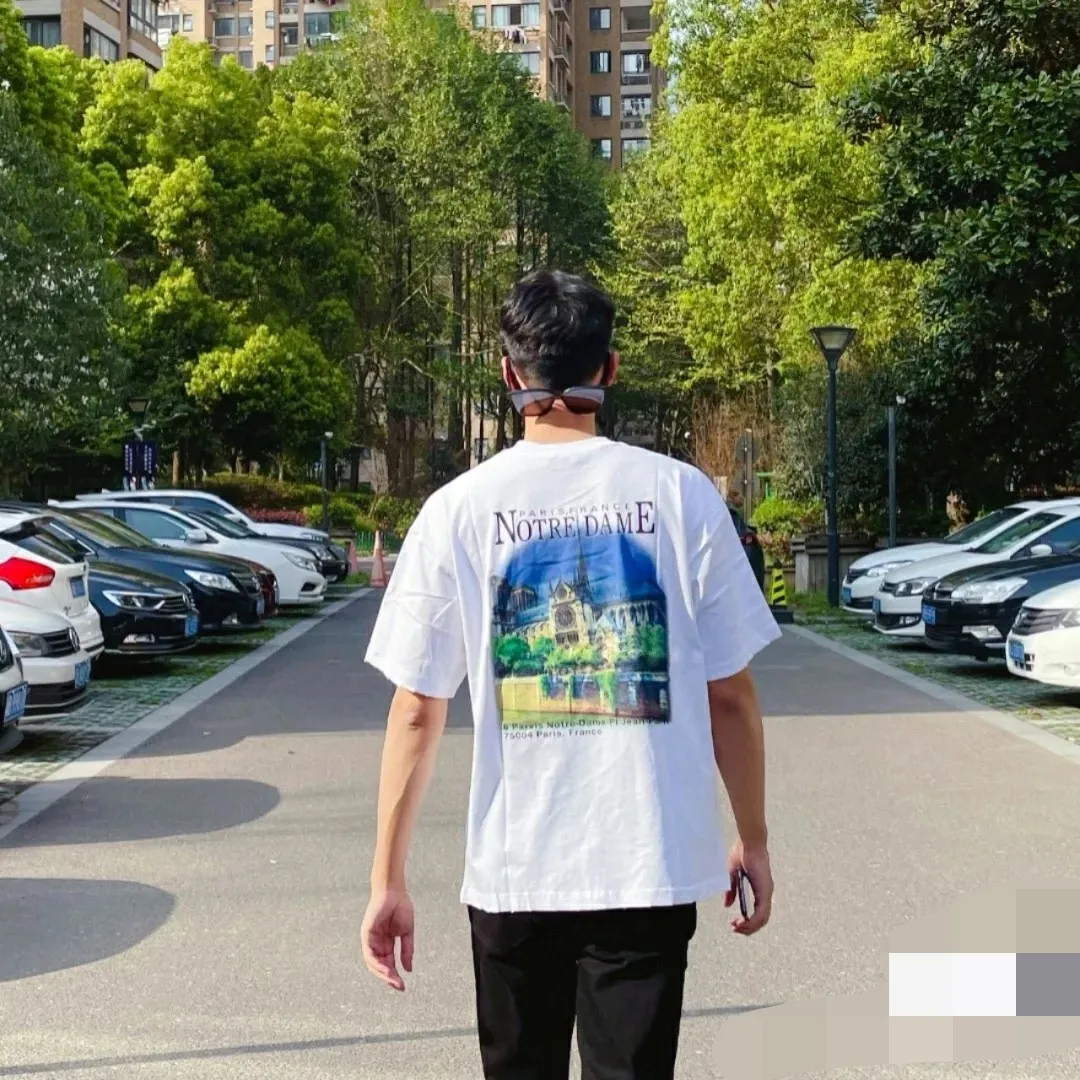 ♻️💯Reference model picture for upper body❤️Top tested version BALENCIAGA Balenciaga Sacred Heart Garden Castle loose pure cotton short-sleeved T-shirt for men and women. Top quality short sleeves, each piece has been garment washed, original version, collar, cuffs and hem have distressed rips, collar has added cuffs, version is dropped shoulder OS version The printing process adopts Kornit Digital 7-color direct printing, which restores the picture quality in high definition. People, trees and buildings are clearly visible and layered. Letter printing details are processed without tooth edges! The cost of front and back printing is enough to buy a box of good cigarettes. The fabric is made of 24S 260g double yarn pure cotton fabric, which is heavy-weight and has full drape. The most important thing is that while ensuring the weight, it can also effectively exert its breathable and breathable effect! Exclusive quality shipment Original fabric Self-adhesive coding Counter tag Size: XS-L Color: Black White P: 290