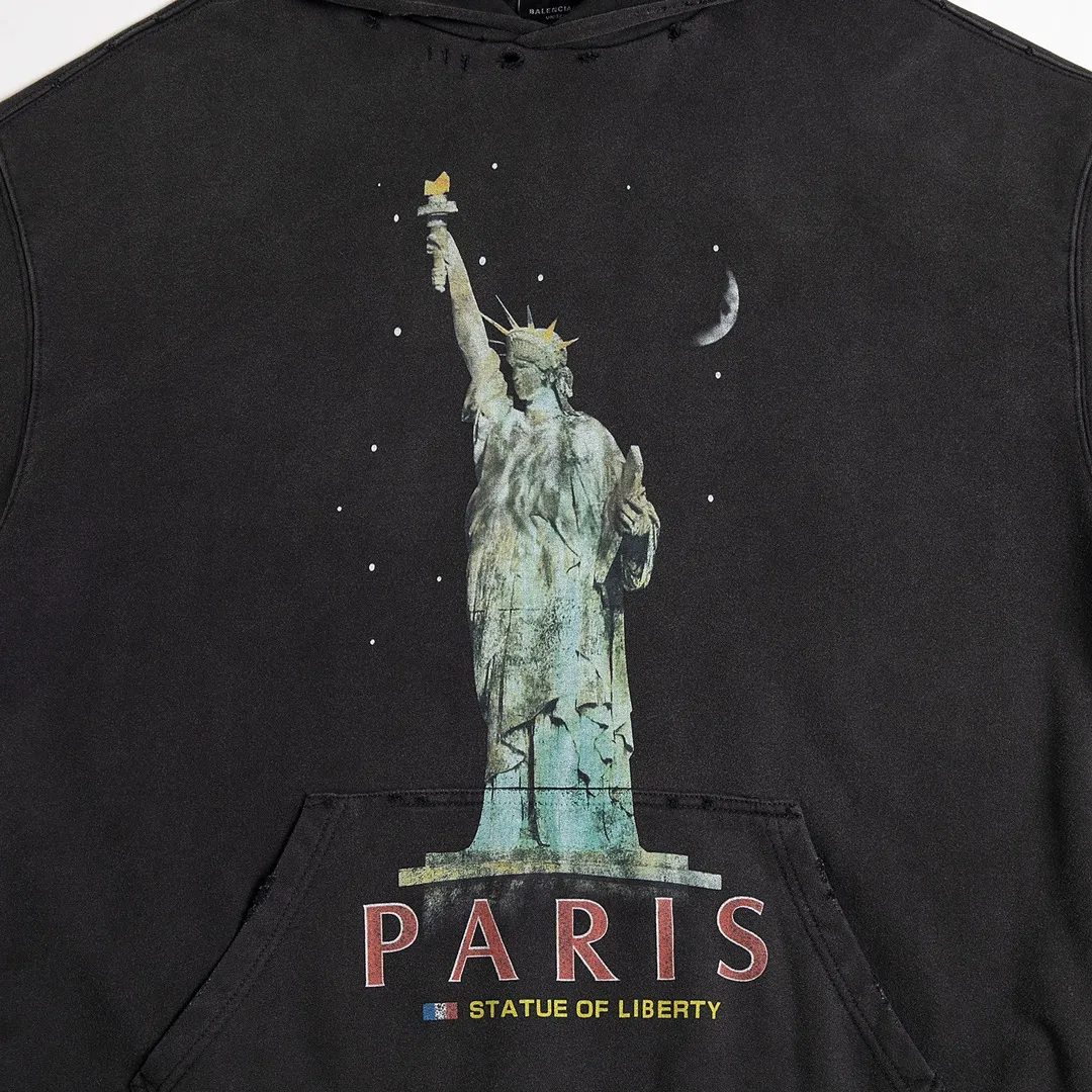 🅿️330 7112# Detailed picture Top version [BALENCIA*GA] Official website quality Paris's new Lady Liberty series hooded sweatshirt OS version Loose dropped shoulders Unisex style Fabric: 480g 100% cotton terry sweatshirt Technology: Front panel digital direct printing Garment wash Worn Distressed Fixed color Color: Washed black Size: XS S M L