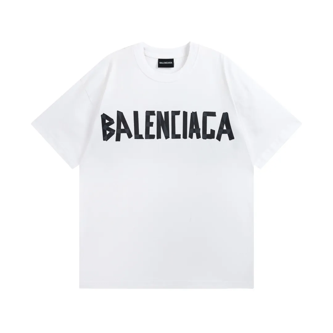 🅿️194 Detailed picture [Top version. Official website quality] BALENCI*GA/Paris. 23ss latest classic model. Tape pulp printing. Ready-to-wear washed and distressed short-sleeved T-shirt. Brick cabinet synchronization. The fabric is made of Paris ZP custom-woven and dyed 100% cotton double yarn compact cotton. The weight is 260 grams, the cloth surface is clean. The cloth pattern is clear, soft and comfortable, and the thread is dyed with no color difference. The classic pattern is printed with environmentally friendly imported materials, and the tape pattern is glued. The letters are clear and the effect is three-dimensional. Restored brick cabinet. The garments were washed and aged, and polished by many hands. Produced by ultra-heavy craftsmanship, the market currency is very different, welcome to compare.                                 Note⚠️ZP is made of iron gray garments that are washed and distressed. Pay attention to the big difference! Welcome to compare! The version adopts OS loose shoulder version. The same style for men and women. Code: BL223089 Color: iron gray, white, fluorescent green, gray blue, coffee color, fog blue, beige gray, burgundy, green, floral gray Size: XS S M L