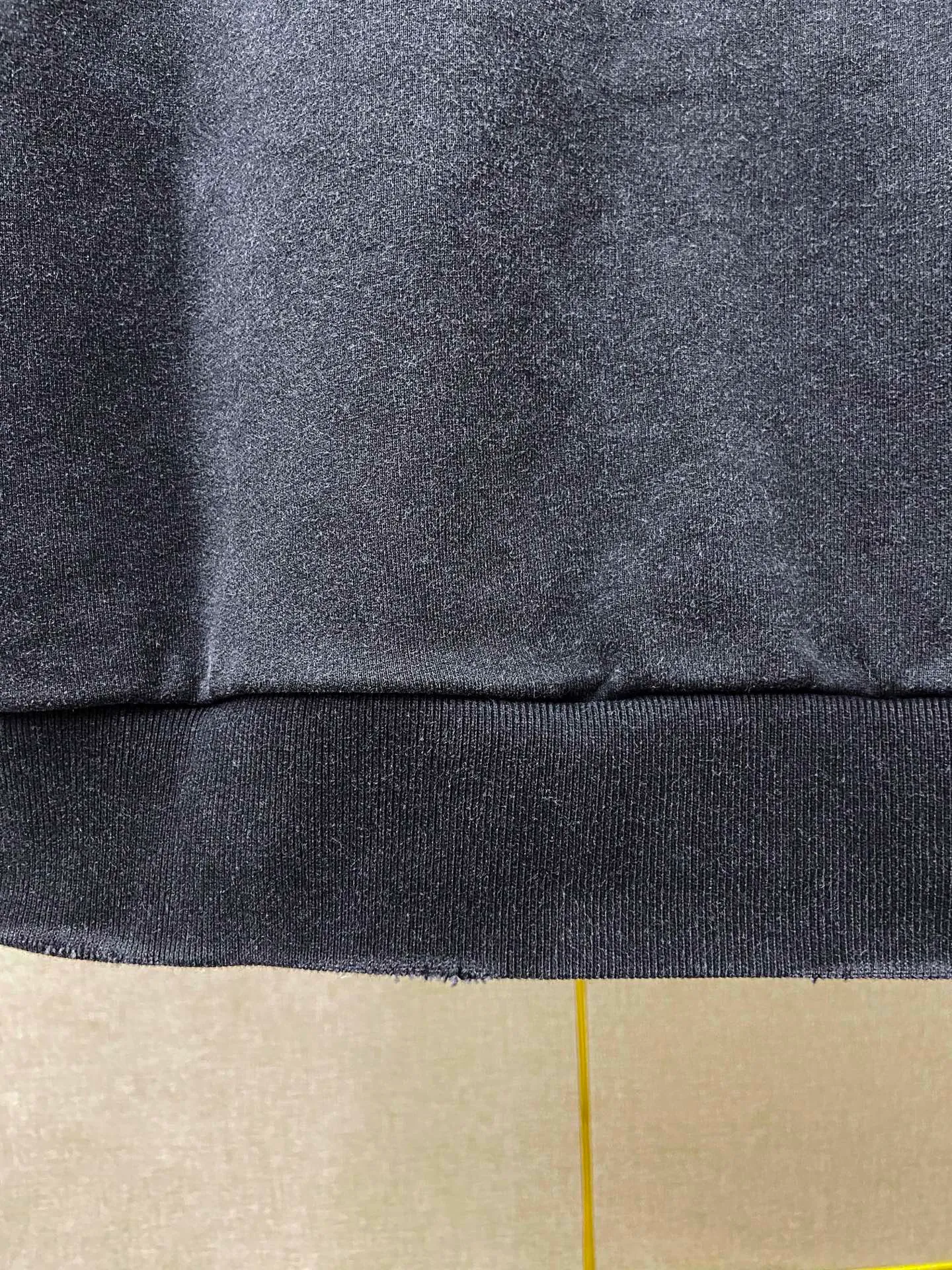 🅿️300 7186# Real photos Top version [[BALENCIA*GA] Official website quality Paris new 3M artistic letter printed hooded sweatshirt OS version Loose dropped shoulders Unisex style Fabric: 480g 100% cotton terry David sweater (garment wash) Process: front panel printing garment wash distressed worn shaping solid color Color: washed black gray white Size: XS S M L