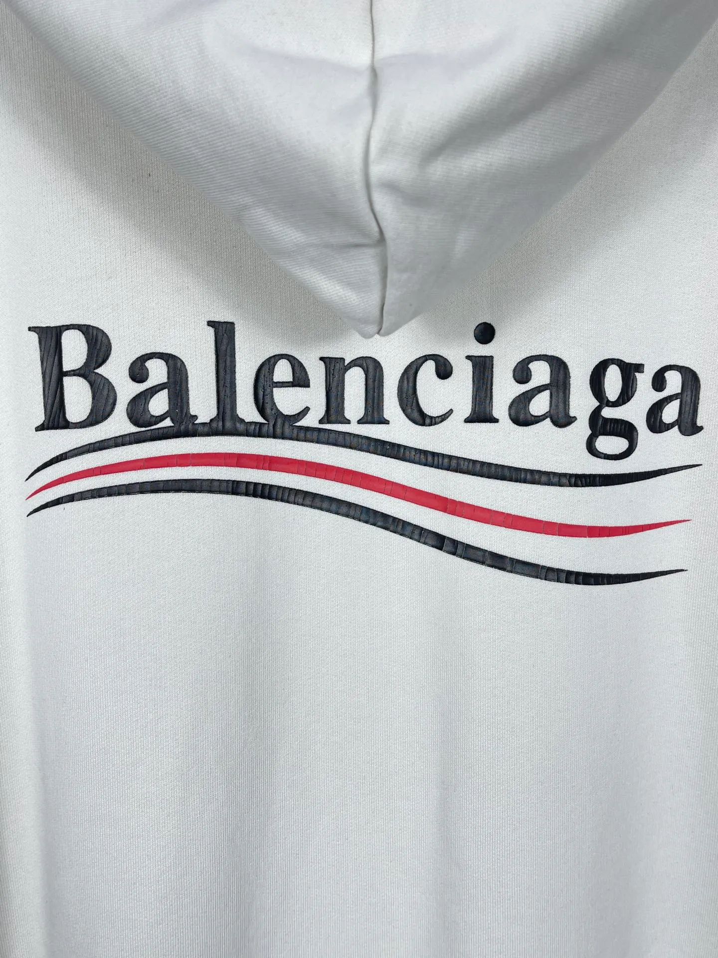 🅿️300 Actual pictures [Top version. Official website quality] BALENCI*GA/Paris# classic model, 2023 autumn and winter new style. Coke cracked printed worn distressed long-sleeved hooded sweatshirt. The fabric is made of Paris ZP custom-woven and dyed cotton double yarn David sweater. The weight is 450 grams, the cloth surface is clean. The cloth pattern is clear, soft and comfortable. The threads are dyed with no color difference. The classic pattern printing uses environmentally friendly imported glue, split printing, precision stencil, clear letters, no burrs, and strong three-dimensional effect. The garments are worn and worn. All colors are synchronized with the brick cabinets, custom woven and dyed, and will not fade. Different market currencies. The version adopts OS loose shoulder design. Same style for men and women. Code: BL238029 Color: black, smoke gray, plain blue, off-white Size: XS S M L