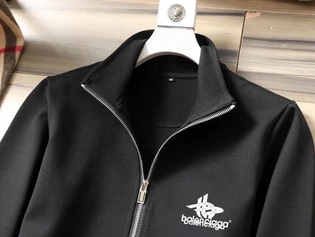 🅿️420 [BALENCIAGA] (Gospel for Fatty) hot-selling suit is coming. Focus on the original version of the official website. 2025 new hot-selling cardigan and sweatshirt suit. The original order is hard to buy🇭🇰. It is the meticulous work of top designers. It has a fitting and perfect upper body effect. All-natural high-quality Roman cotton 100%, close-fitting comfort, noble and elegant! Original hardware embodies elegance and nobility! Counter size: M-5XL (maximum wear up to 220 pounds)