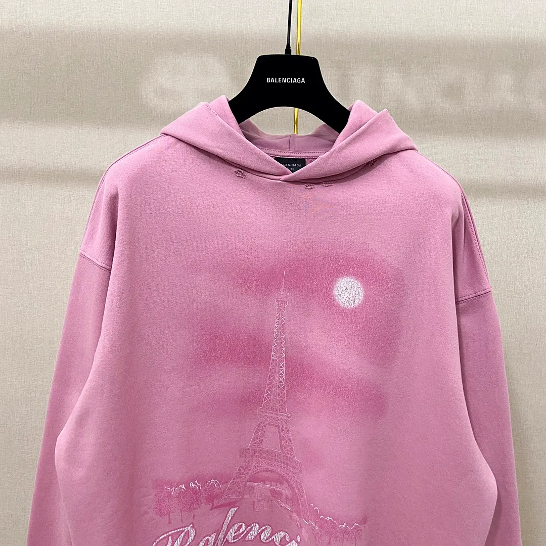 🅿️340 real photos Top version [BALENCIA*GA] Official website quality Paris' new Paris Eiffel Tower series hooded sweatshirt OS version Loose dropped shoulders Unisex style Fabric: 480g 100% cotton terry David sweater Technology: Front white ink direct spray Garment wash Frayed Distressed Fixed color Color: Washed blue Pink Size: XS S M L