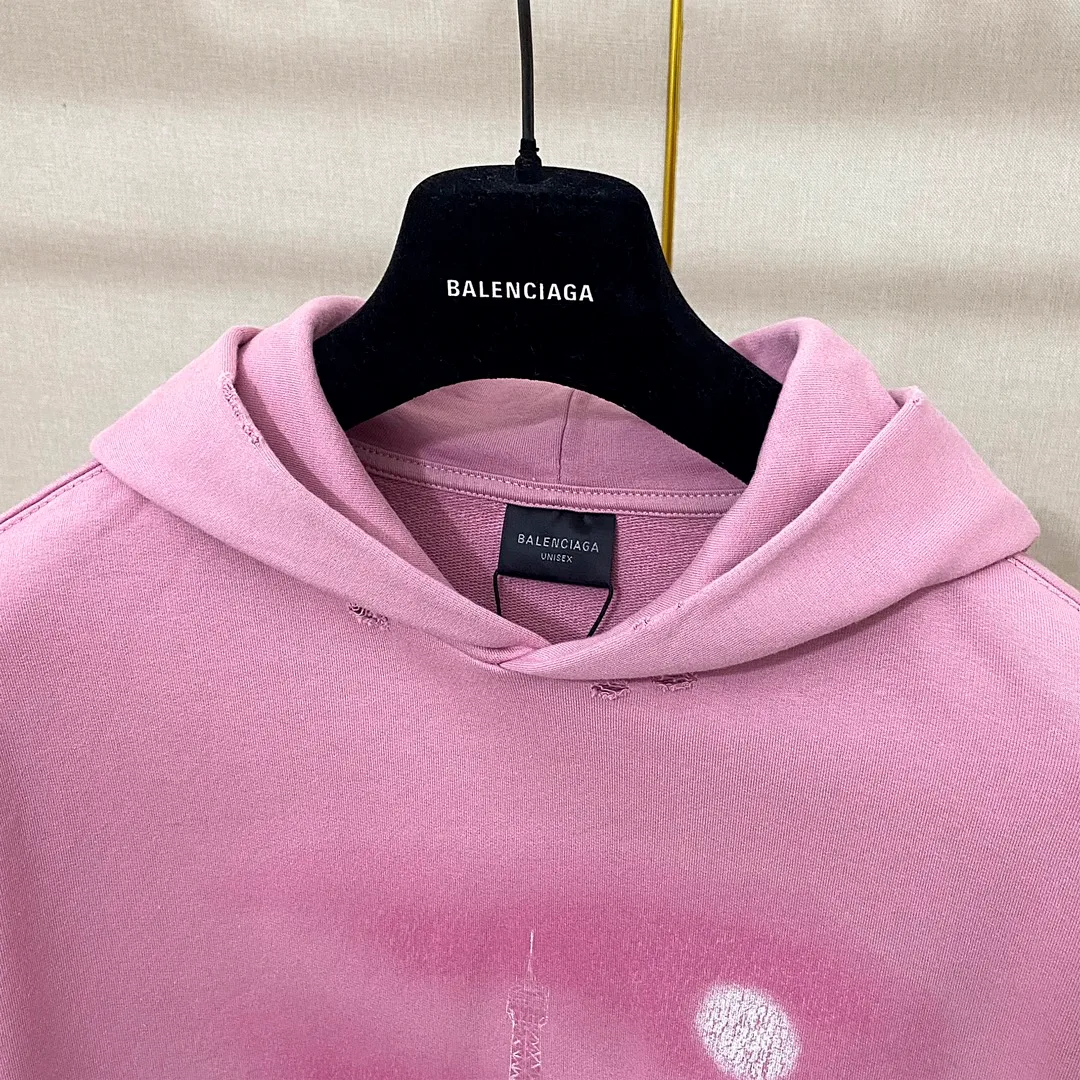 🅿️340 real photos Top version [BALENCIA*GA] Official website quality Paris' new Paris Eiffel Tower series hooded sweatshirt OS version Loose dropped shoulders Unisex style Fabric: 480g 100% cotton terry David sweater Technology: Front white ink direct spray Garment wash Frayed Distressed Fixed color Color: Washed blue Pink Size: XS S M L