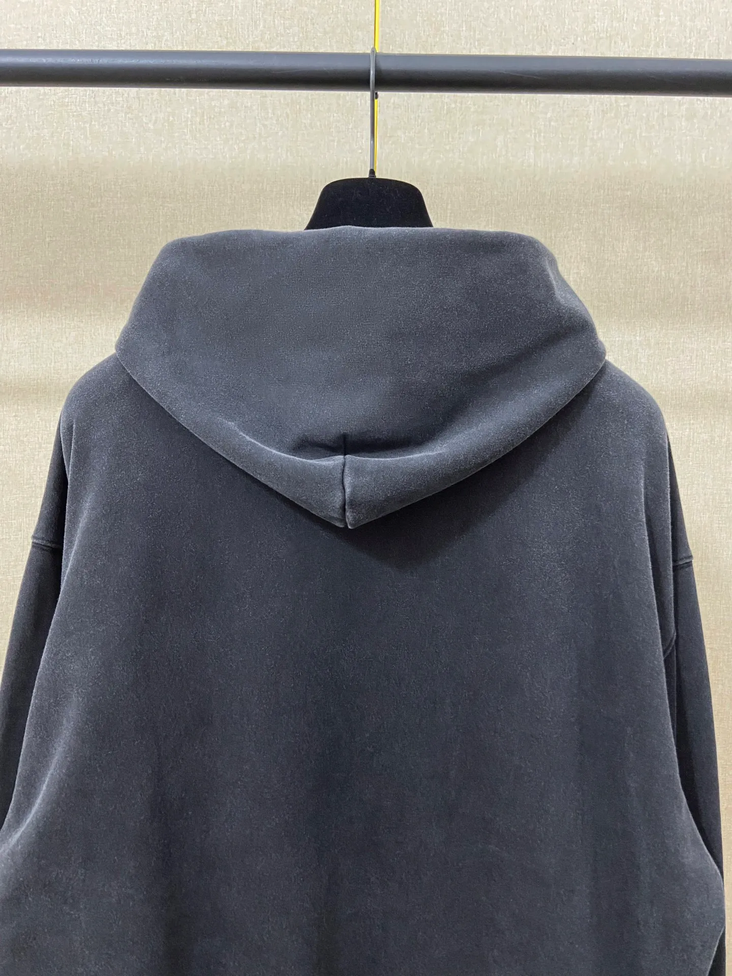 🅿️290 7202# Actual photo top version [[BALENCIA*GA] official website quality Paris new joint PUMA series front printed hooded sweatshirt OS version loose dropped shoulders Unisex style Fabric: 480g 100% cotton terry Davidson Technique: front printed Garment wash distressed shaping solid color Color: washed black Size: XS S M L