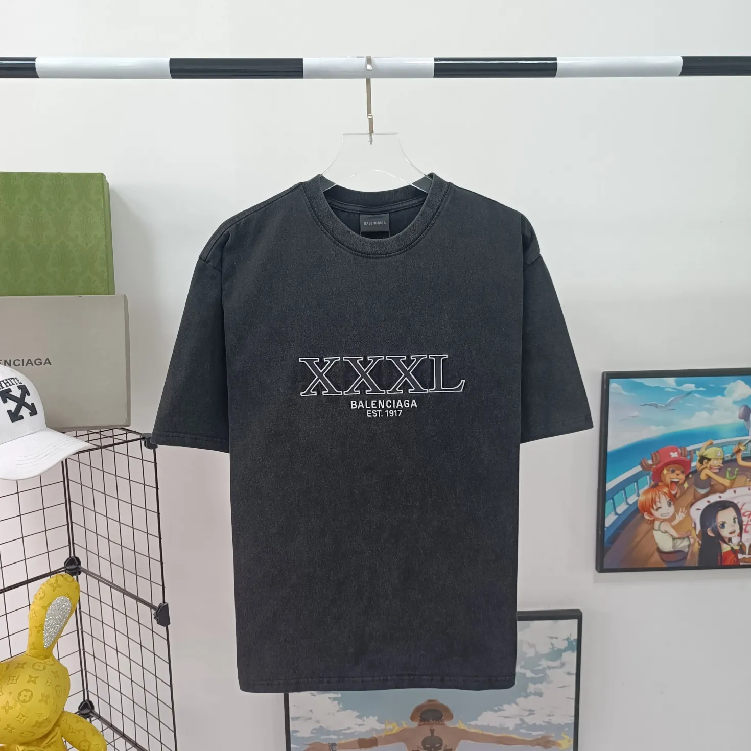 [New] Top tested version Balenciaga BALENCIAGA new XXXL letter embroidery milk white latest style bottoming short-sleeved T-shirt [new ceiling level] - 2023 new version shipped! Feel free to compare top quality products!  -Using imported Tajima 10w needle machine embroidery, high-density embroidery letter wrapping technology, full details and no tails, clear letters without connections‼ ️ - BLCG's latest fashion series, Jay Chou's same upper body, new models are released every year, milk white color is new this year, I didn't hesitate to buy it as soon as I saw it, the upper body is whiter, I love this color so much!  -Full set of 1:1 customized accessories + Sydney paper with logo + new version of handbags at the counter + three labels for large products + original hangtag -The webbing on the back collar extends to the shoulders for reinforcement, and the stitches are downturned at the joints. Imported elliptical machine with imported glue technology. Overall printing without teeth. 32s280g double yarn combed cotton fabric, weighing up to 400 grams after washing!  Color: Washed Black Apricot Size: XS-L P:310