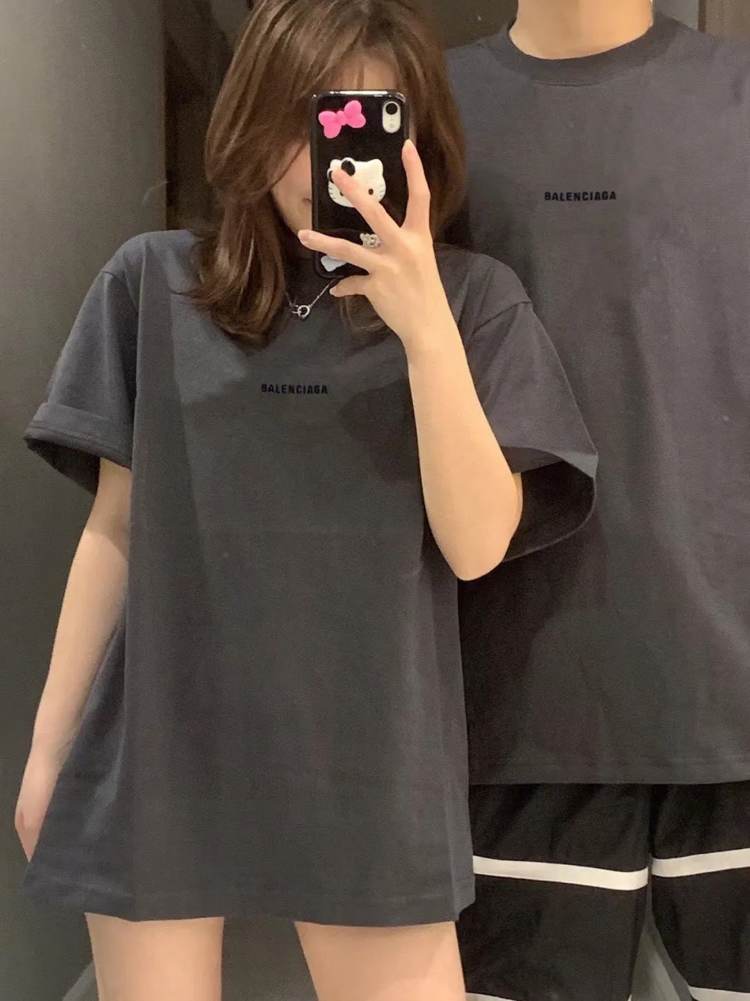 ♻️💯Upper body reference model picture❤️Top tested version BALENCIAGA Paris classic letter embroidery male and female couple star same style pure cotton loose short-sleeved T-shirt T-shirt seems to be a simple classic. The garment-making process is extremely complicated. It uses imported Tajima machine heavy-duty high-density embroidery. Fine embroidery without rough edges and stray threads is very tight. The uneven texture is obvious. 4w needle heavy embroidery for ready-made clothes. Breaking the traditional process of embroidering first and then sewing. The embroidery process is different from the market currency. Highly restore the yb effect. Custom-woven and dyed 280 grams of new color fabrics. Custom-dyed threads in the same vat with zero color difference. Exclusive high quality. Comparison welcome. Same style for men and women. Color: Dark Purple Size: XS-L P:260