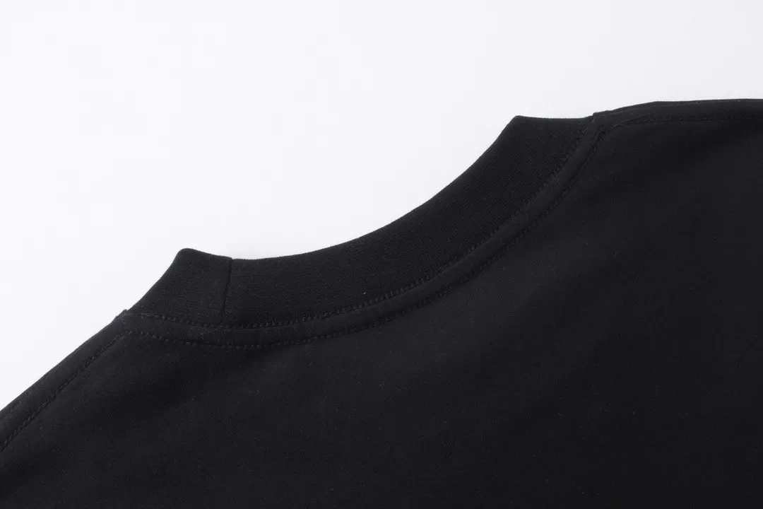 🅿️240 BALENCI*GA Paris world food fake two-piece long sleeves. The fabric is made of Paris custom-woven and dyed double yarn pure cotton fabric. The weight is 280g. The thread is custom-woven and dyed without color difference. The front and back panels are printed using environmentally friendly imported materials. Dot printing. Cuff splicing. Two high-temperature styling washes. os dropped shoulders, loose version, same style for men and women -Color: black -SIZE: XS S M L Style number 8607#
