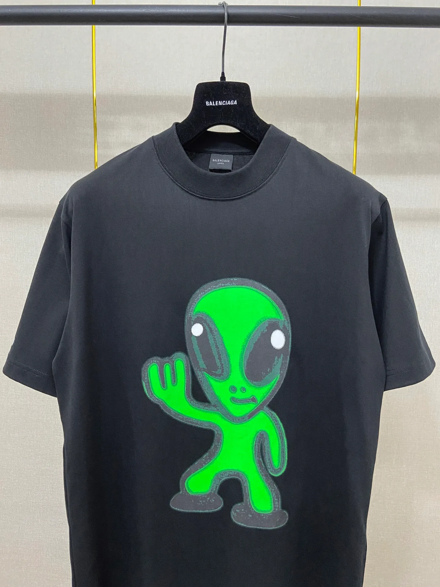 🅿️180 9196# Actual photo top version [[BALENCIA*GA] official website quality Paris new alien front panel smiley face print luminous effect short-sleeved T-shirt OS version loose dropped shoulders Unisex fabric: 260g 100% cotton double yarn Technology: front and rear digital direct injection right sleeve embroidery garment wash shaping solid color Color: black off-white floral gray Size: XS S M L