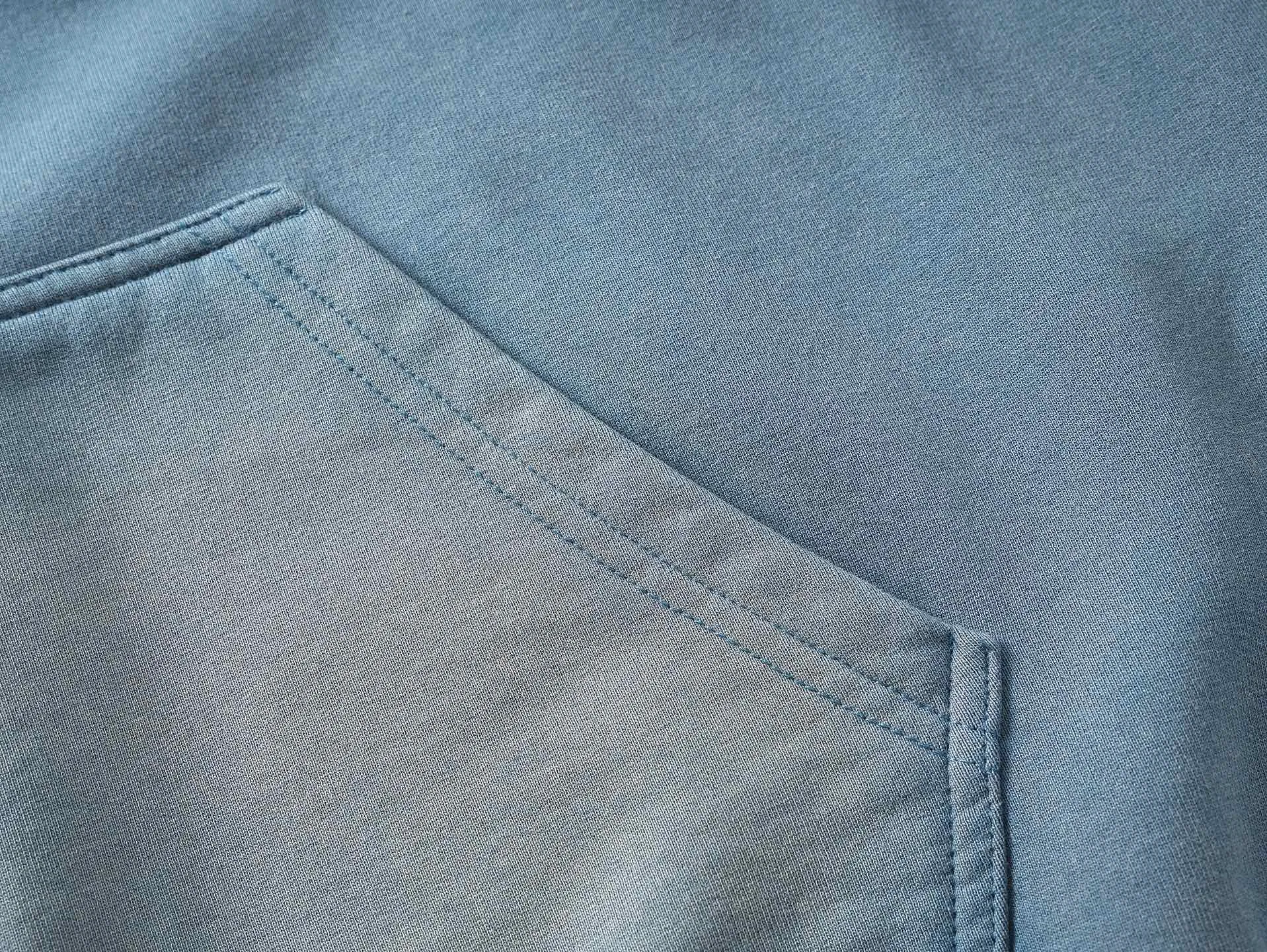 🅿️340 real photos [Top version. Official website quality] BALENCI*G*/25 new autumn and winter style. Washed and distressed hooded sweatshirt with Paris LOGO embroidered on the front and back. Ready-made garments are sprayed with horse wash to make them look old. The fabric adopts batik process. SS25 latest model. Research and development at the first time, different market currencies. Comparisons welcome. The fabric is made of Paris ZP custom-woven, custom-dyed and batik cotton sweatshirt. Weighing 460 grams, the cloth surface is clean. The cloth pattern is clear, soft and comfortable. The threads are dyed with no color difference. The embroidery is done with embroidery machines imported from Tajima, and the garments are washed and worn to make them look old. Jubie market currency. Welcome to compare. The version adopts OS loose shoulder style. Same style for men and women. Code: BL259935 Color: washed purple, washed blue Size: XS S M L
