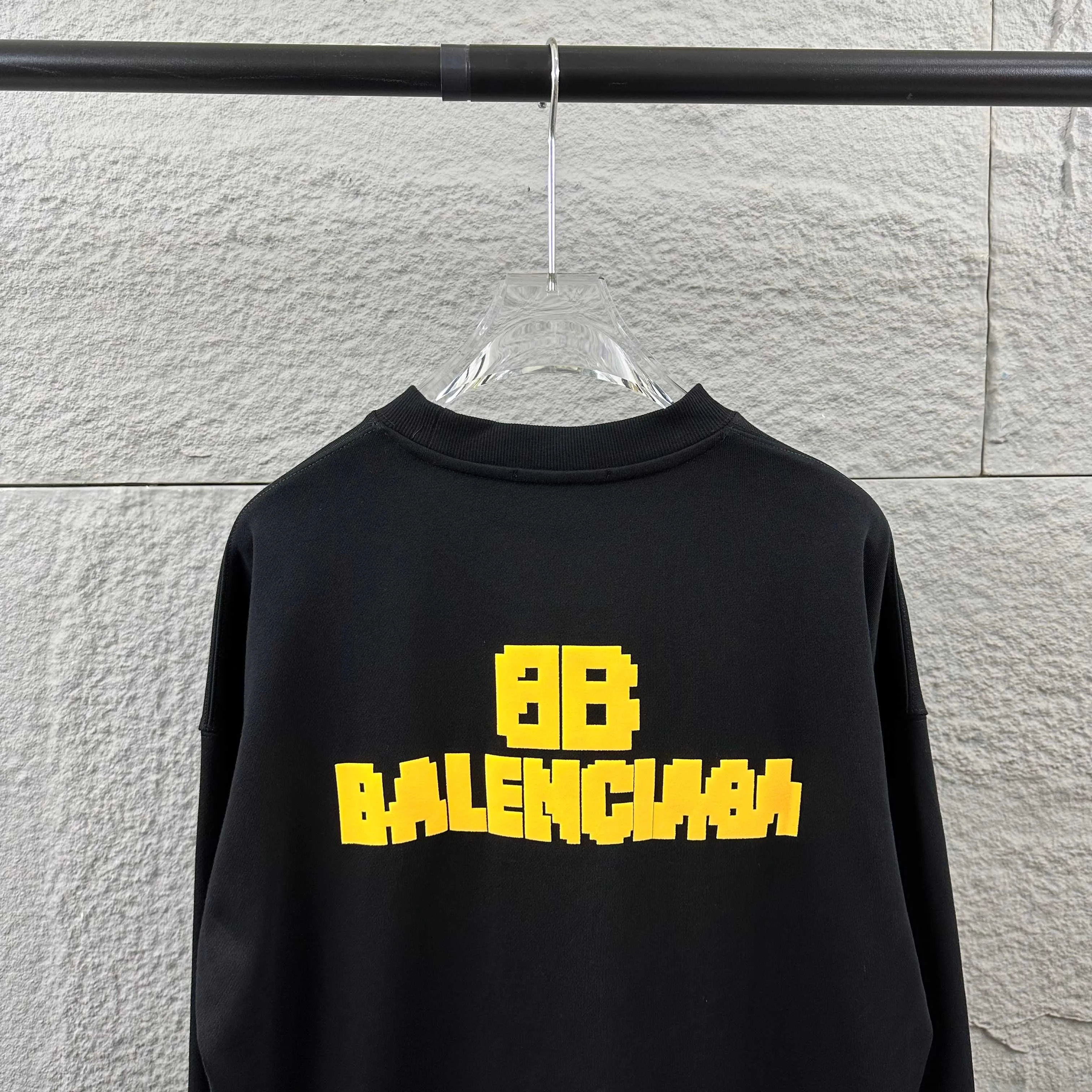 🅿️260 BALENCI*GA Paris 2025 early autumn and winter new long-sleeved sweatshirt Classic letter three-dimensional foaming technology Customized terry fabric Round neck pullover Unisex color Color: black white Size: S (90-130 pounds) M (120-150 pounds) L (140-165 pounds) XL (160-180 pounds) XXL (180-210 pounds)