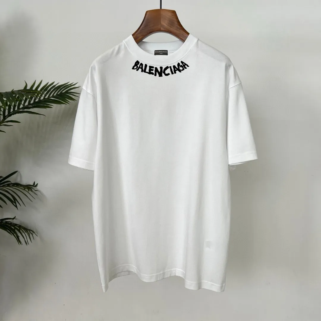 🅿️180 Balenciaga 🌟New summer style🎽made of pure cotton fabric, super soft and skin-friendly! High-grade hand-painted printing with logo, design embellishment, neat and detailed wiring inside, making the upper body fashionable! High-end and versatile model, the quality is visible! Size: S-XXL Color: black, white