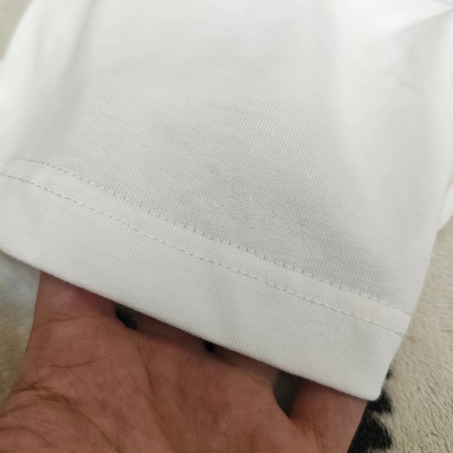 🅿️180 Balenciaga 🌟New summer style🎽made of pure cotton fabric, super soft and skin-friendly! High-grade hand-painted printing with logo, design embellishment, neat and detailed wiring inside, making the upper body fashionable! High-end and versatile model, the quality is visible! Size: S-XXL Color: black, white