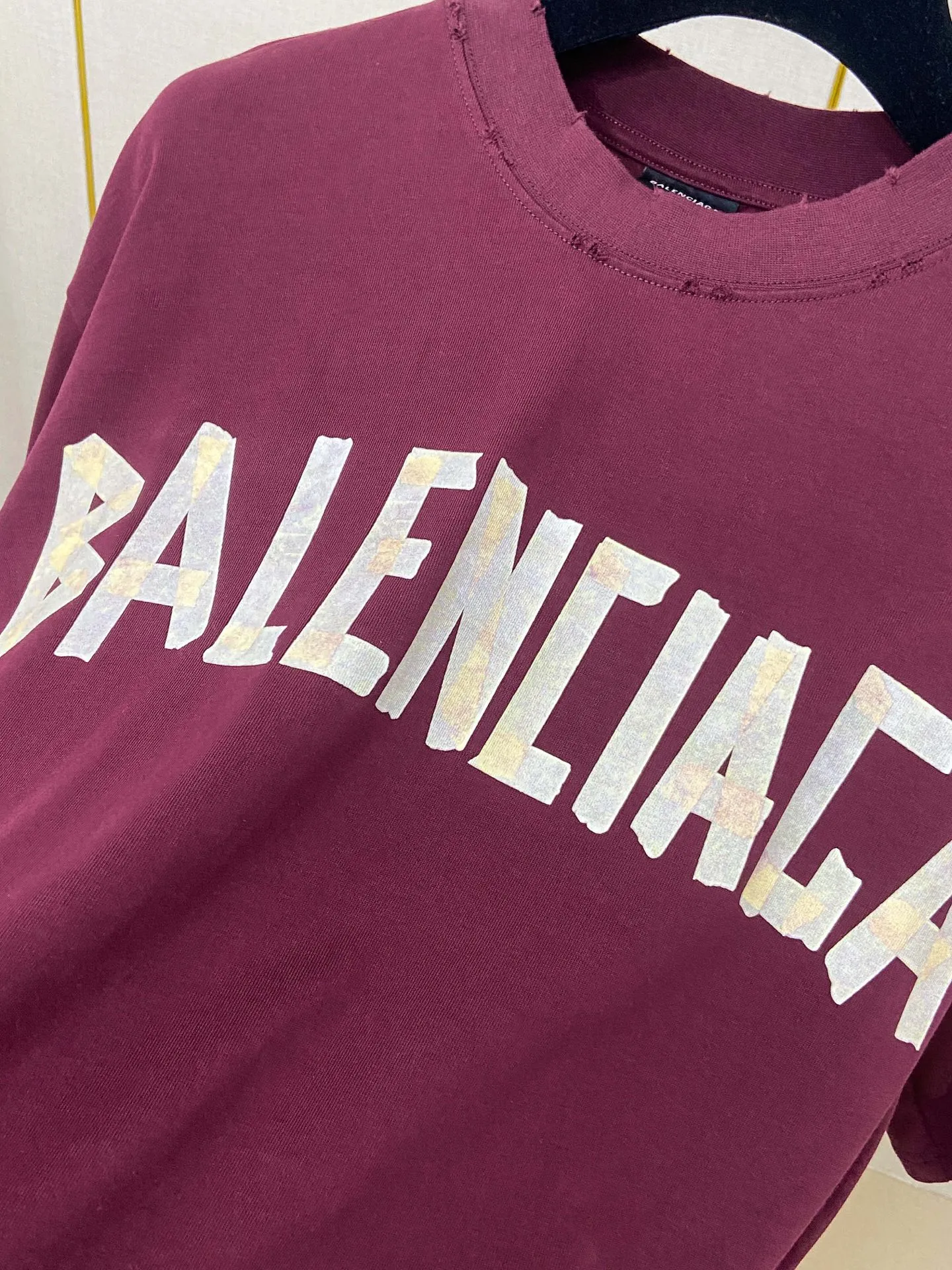 🅿️180 9110# Actual photo top version [[BALENCIA*GA] official website quality Paris new yellow tape bandage digital direct spray short-sleeved T-shirt OS version loose dropped shoulders Unisex style Fabric: 260g 100% pure cotton double yarn Process: front and rear digital direct spray garment wash worn distressed fixed color Color: gray blue white washed blue burgundy green Black silver rose red khaki Size: XS S M L