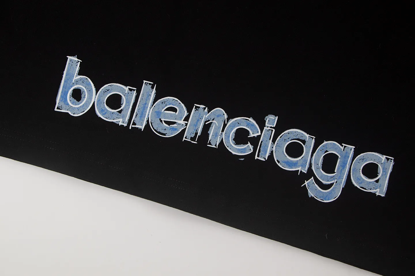 🅿️160 Balenciaga2026 new painted T-shirt Material: Made of high version 300g double yarn combed cotton Size: S M L XL Color: black and white Style number: W2806