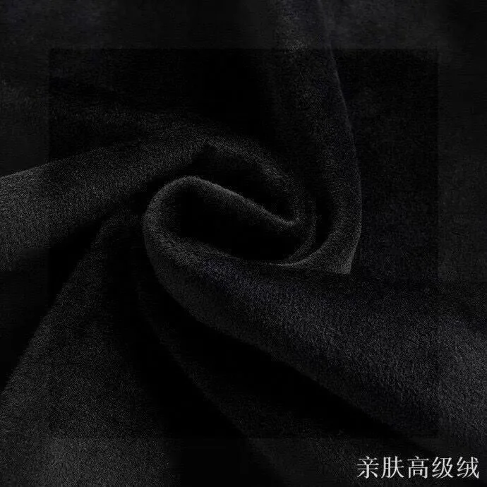 🅿️460 Directly approved brand [BALENCIAGA] (thick velvet) 2025 autumn and winter new product, celebrities’ favorite fashion casual suit, clean and neat tailoring, full of urban style. Made of high-quality customized fabrics, the inner warmth is excellent, the hand feels soft and dry, and the upper body effect is crisp and stylish. The three-dimensional cutting process and the pattern are all of high standards, and the silhouette version has the right benefits! It is not tight at all, and you feel good when you put it on. So many top-quality raw materials create high-end products with unparalleled value. It is the first choice for high-end fashion people. (Size: M-4XL can wear up to 200 pounds)