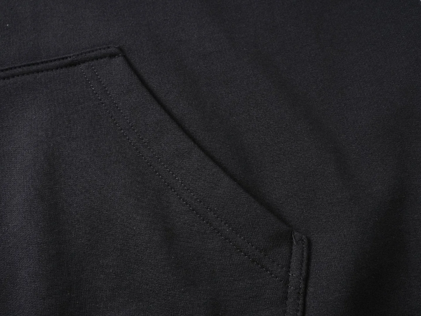 🅿️340 BALENCI*GA Paris co-branded Lamborghini Lamborghin style hooded long-sleeved sweatshirt. The front printing is printed with imported environmentally friendly glue. The letters are clear. The effect is three-dimensional. Exclusively woven and dyed 460g fabric. Threads are dyed in the same cylinder with zero color difference. Brick cabinet synchronization. Welcome to compare. Same style for men and women -Color: black -SIZE: Xs S M L Style number 8961#