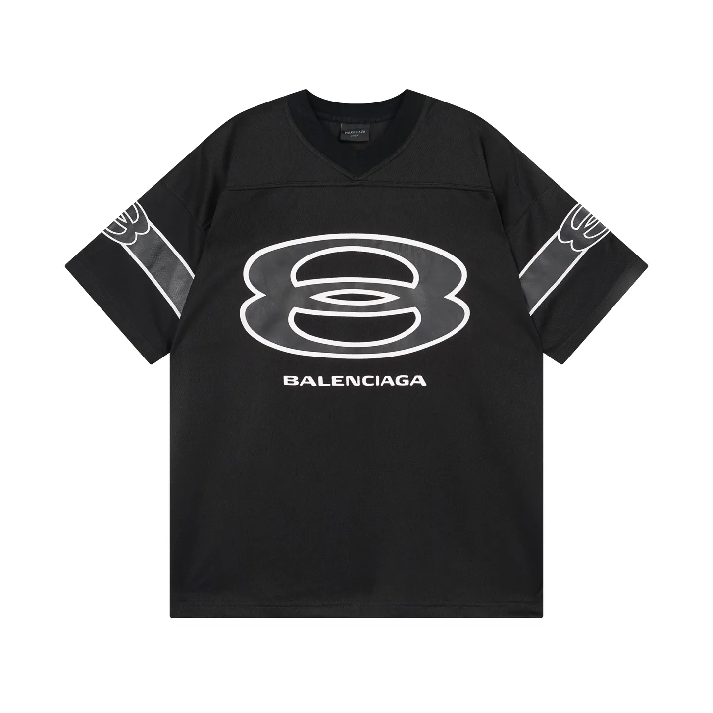 🅿️210 Actual pictures [Top version. Official website quality] BALENCI*GA/Paris double ring LOGO printed back No. 25 short-sleeved jersey. The collar adopts computer laser rib top collar, no shoulder seams, and extra-heavy craftsmanship. SS25 latest model. Research and development at the first time, different market currencies. Comparisons welcome. The fabric is made of custom-woven sports fabric that absorbs moisture and is comfortable and dry. Whether you are doing sports or fitness or going out on the street every day, you can easily become the center of attention. Stretch ribbing at neckline. Weighing 220 grams, the cloth surface is clean. The cloth pattern is clear, soft and comfortable. The threads are dyed with no color difference. The printing uses imported environmentally friendly rubber paddles, and the pattern letters are clear, three-dimensional and without burrs. Jubie market produces pictures based on pictures. Welcome to compare. The version adopts OS loose shoulder design. Same style for men and women. Code: BL253735 Color: black, red Size: XS S M L