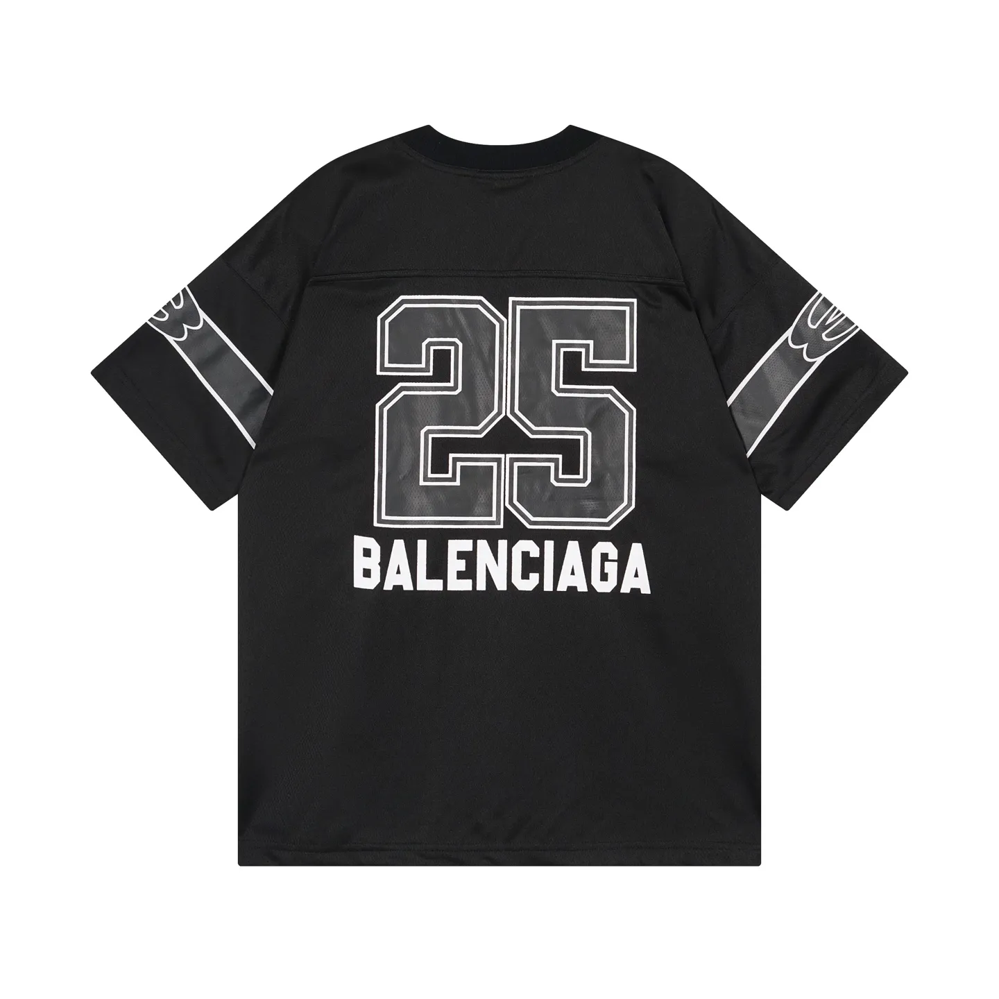 🅿️210 Actual pictures [Top version. Official website quality] BALENCI*GA/Paris double ring LOGO printed back No. 25 short-sleeved jersey. The collar adopts computer laser rib top collar, no shoulder seams, and extra-heavy craftsmanship. SS25 latest model. Research and development at the first time, different market currencies. Comparisons welcome. The fabric is made of custom-woven sports fabric that absorbs moisture and is comfortable and dry. Whether you are doing sports or fitness or going out on the street every day, you can easily become the center of attention. Stretch ribbing at neckline. Weighing 220 grams, the cloth surface is clean. The cloth pattern is clear, soft and comfortable. The threads are dyed with no color difference. The printing uses imported environmentally friendly rubber paddles, and the pattern letters are clear, three-dimensional and without burrs. Jubie market produces pictures based on pictures. Welcome to compare. The version adopts OS loose shoulder design. Same style for men and women. Code: BL253735 Color: black, red Size: XS S M L