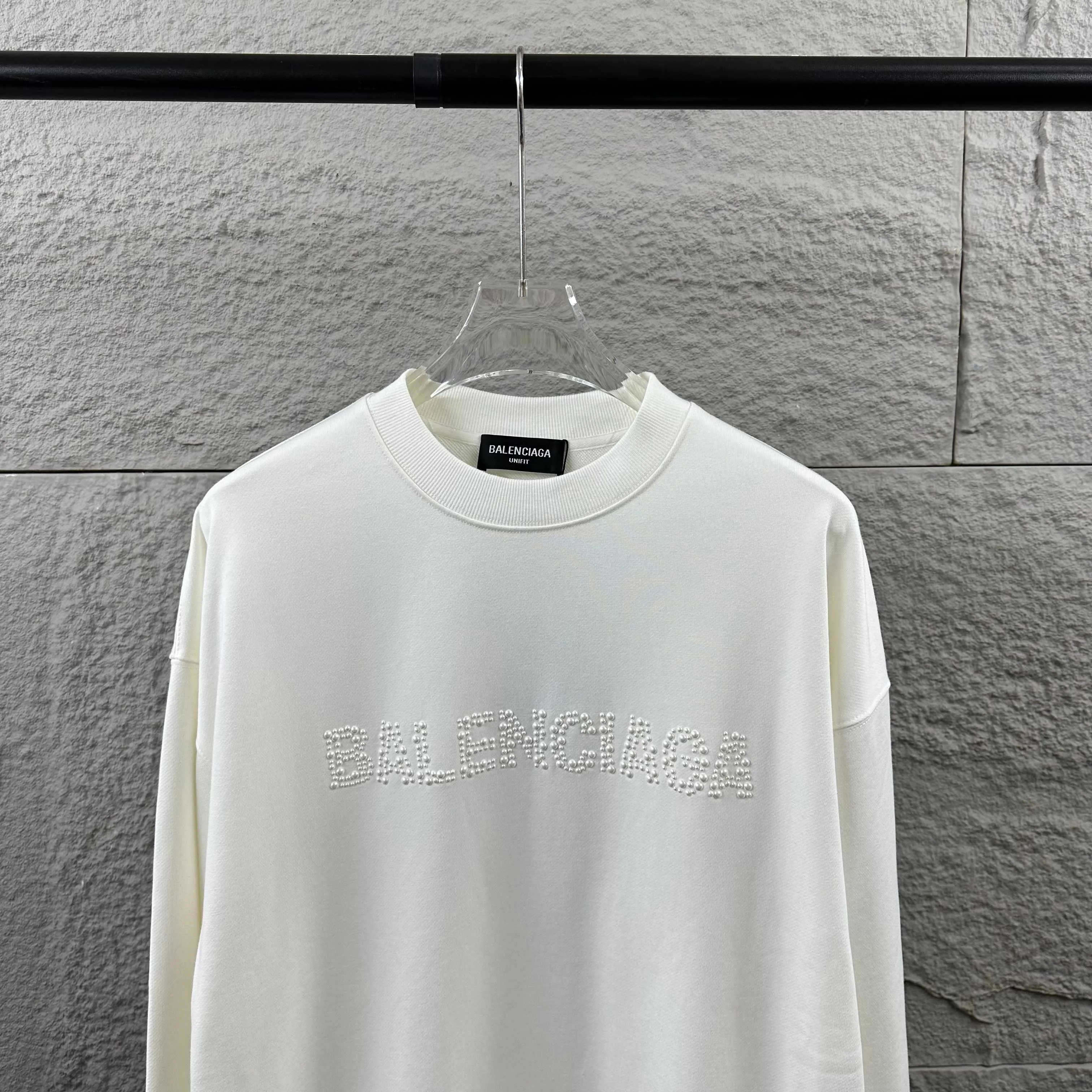 🅿️260 BALENCI*GA Paris 2025 early autumn and winter new long-sleeved sweatshirt, classic letter three-dimensional pearl craftsmanship, custom terry fabric, round neck pullover, same style for men and women Color: black white Size: S (90-130 catties) M (120-150 catties) L (140-165 catties) XL (160-180 catties) XXL (180-210 pounds)