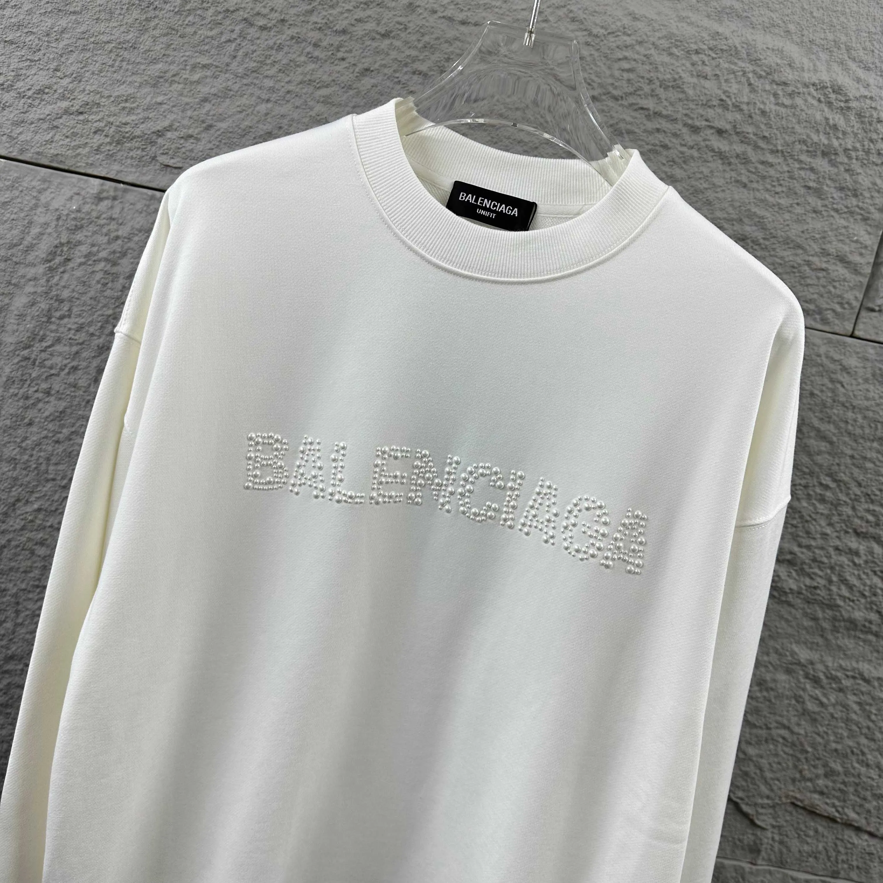 🅿️260 BALENCI*GA Paris 2025 early autumn and winter new long-sleeved sweatshirt, classic letter three-dimensional pearl craftsmanship, custom terry fabric, round neck pullover, same style for men and women Color: black white Size: S (90-130 catties) M (120-150 catties) L (140-165 catties) XL (160-180 catties) XXL (180-210 pounds)
