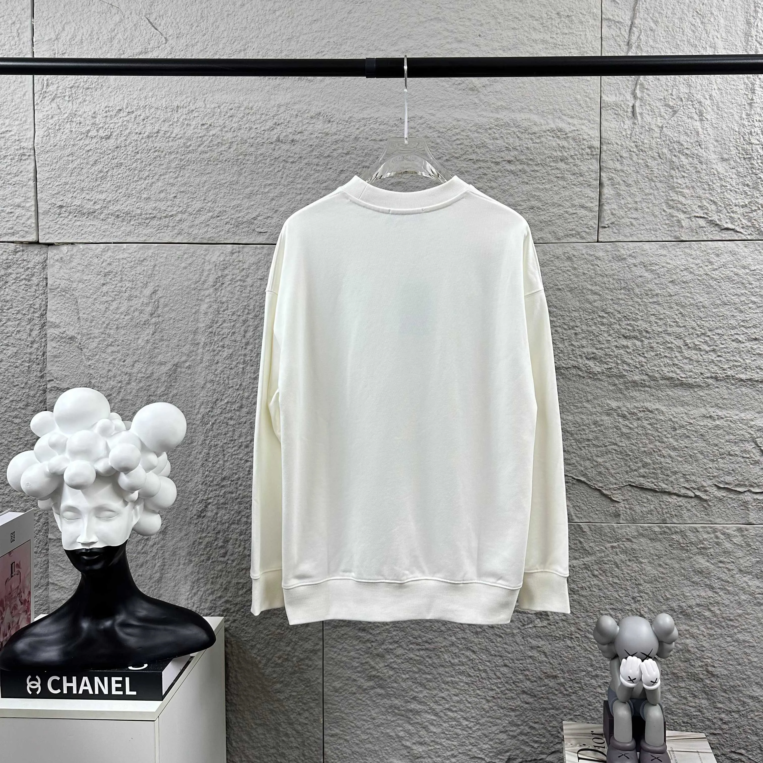 🅿️260 BALENCI*GA Paris 2025 early autumn and winter new long-sleeved sweatshirt, classic letter three-dimensional pearl craftsmanship, custom terry fabric, round neck pullover, same style for men and women Color: black white Size: S (90-130 catties) M (120-150 catties) L (140-165 catties) XL (160-180 catties) XXL (180-210 pounds)