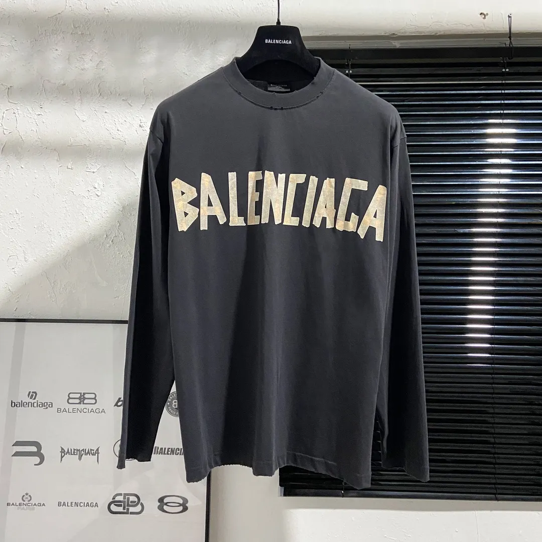 🅿️200 8110# Actual pictures Top version [[BALENCIA*GA] Official website quality Paris new yellow tape digital direct spray long-sleeved T-shirt OS version Loose dropped shoulders Unisex style Fabric: 260g 100% cotton double yarn Process: Front and back digital direct spray Garment wash Frayed Distressed Styling Solid Color Color: Gray blue Black White Washed blue Burgundy Green Size: XS S M L