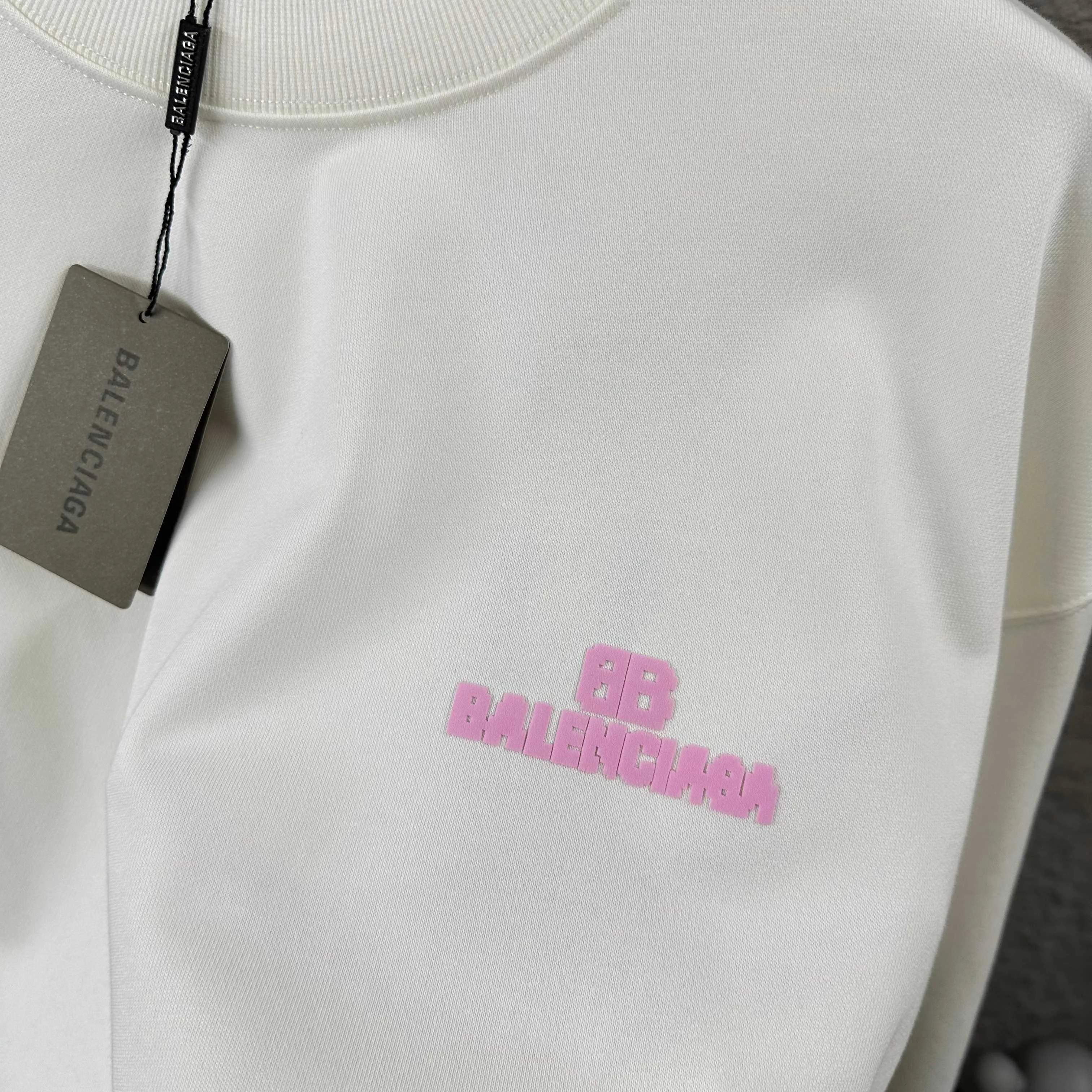 🅿️260 BALENCI*GA Paris 2025 early autumn and winter new long-sleeved sweatshirt Classic letter three-dimensional foaming technology Customized terry fabric Round neck pullover Unisex color Color: black white Size: S (90-130 pounds) M (120-150 pounds) L (140-165 pounds) XL (160-180 pounds) XXL (180-210 pounds)