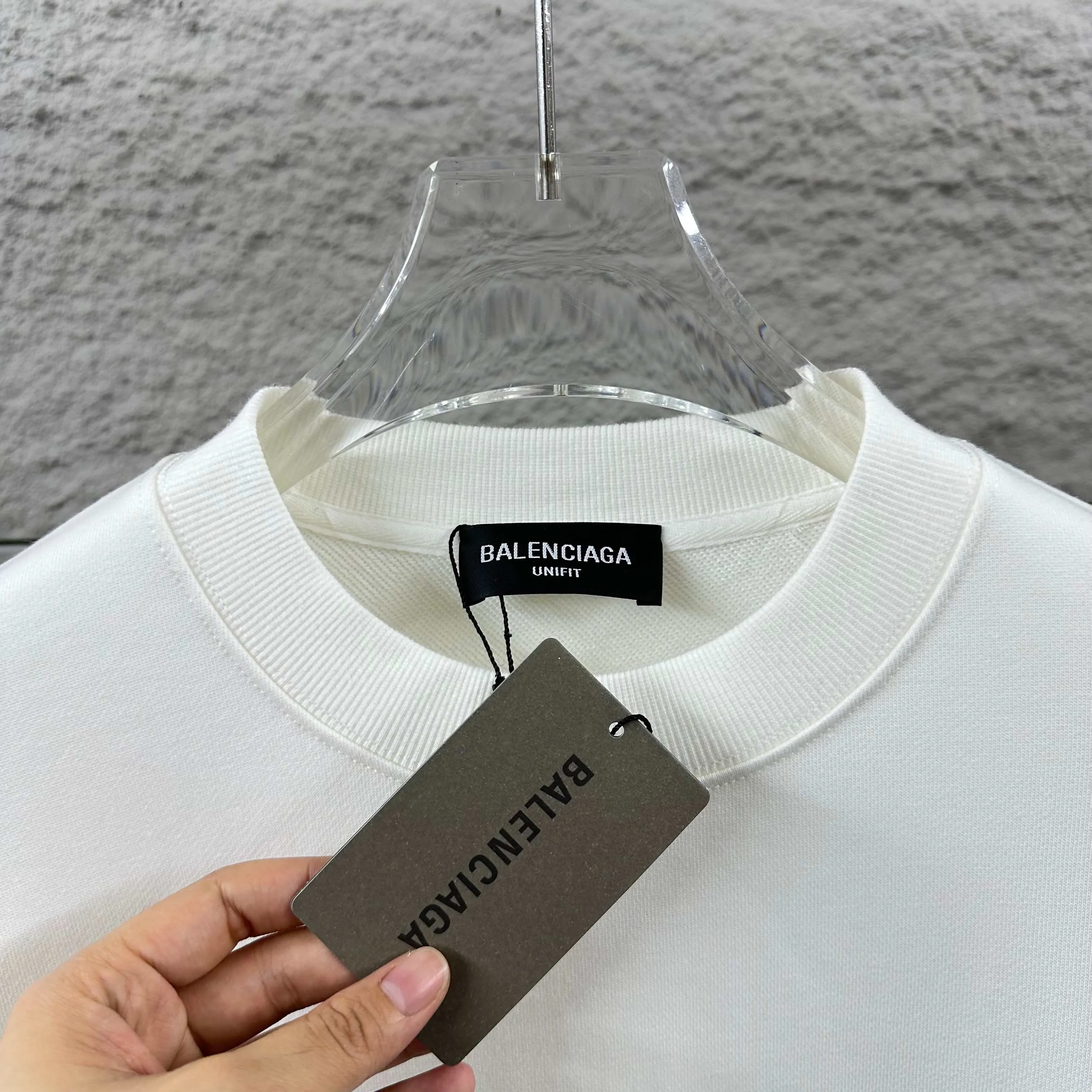 🅿️260 BALENCI*GA Paris 2025 early autumn and winter new long-sleeved sweatshirt Classic letter three-dimensional foaming technology Customized terry fabric Round neck pullover Unisex color Color: black white Size: S (90-130 pounds) M (120-150 pounds) L (140-165 pounds) XL (160-180 pounds) XXL (180-210 pounds)