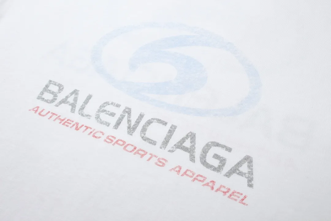 🅿️180 detailed pictures [Top version. Official website quality] BALENCI*GA/Paris. 2024 new style. New LOGO blurry LOGO direct-injection printing ready-made worn-out short-sleeved T-shirt, brick cabinet synchronization. Genuine product developed at the first time, happy to print and compare! The fabric is made of Paris ZP custom-woven and dyed cotton double yarn. Weighing 260 grams, the cloth surface is clean. The cloth pattern is clear, soft and comfortable. The threads are dyed with no color difference. The classic LOGO is printed using environmentally friendly imported materials, with clear straight-crack pattern letters and a three-dimensional effect. Restored brick cabinet. Ready-made garments are washed, worn and distressed. Different market currency. Welcome to compare. The version adopts OS loose shoulder style. Same style for men and women. Code: BL223329 Color: gray blue, beige. Size: XS to L