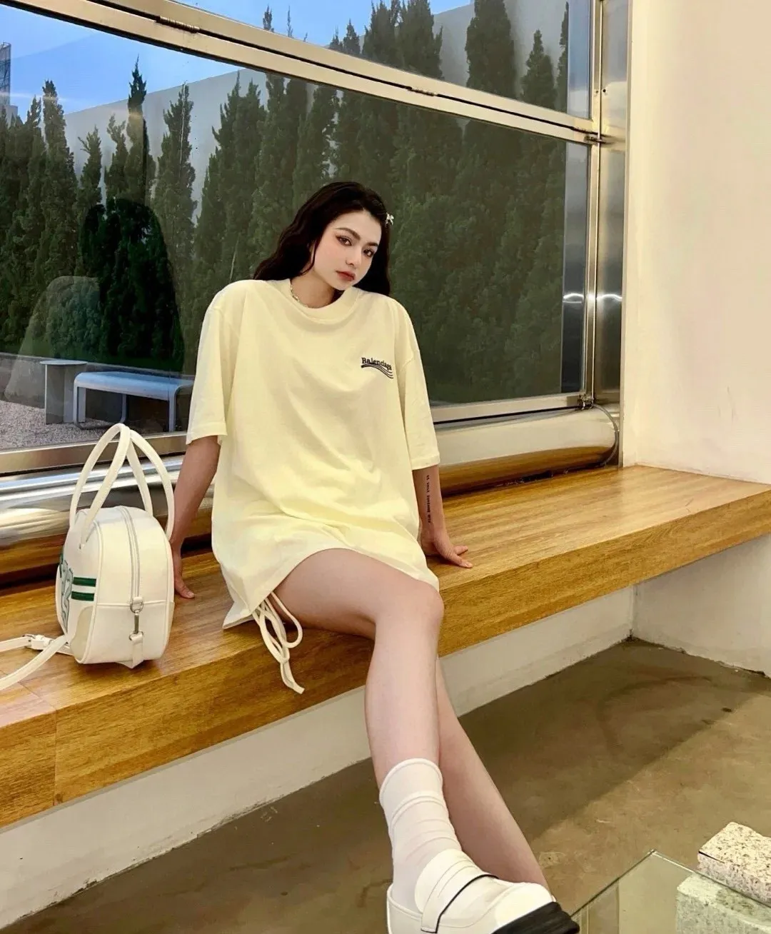 ♻️💯Upper body reference model picture❤️The top tested version of Balenciaga BALENCIAGA Cola Mailang embroidered printed short-sleeved T-shirts of the same style for male and female couples stars. Three colors are available, ensuring the same fabric as the original version, no color difference! Customized dyeing in a package! INS, Xiaohongshu’s popular style, classics that never fade away! The king of orders in Spain, the fried chicken is highly recommended! 32S 280g pure cotton double yarn fabric, comfortable and wide! Full of drape! The printing uses Tajima embroidery machine imported from Japan, which is known as the fighter among embroidery machines. The embroidery is meticulous, with no threads or skipped threads, the printing and embroidery are full and fine, and the letter spacing is consistent with ZP! Wearing it gives you full confidence and peace of mind! The labels and washes are all correct! On behalf of G at the same level! Consistent packaging at the counter!  Size: XS-L Color: Beige, taro purple, active gray, light hemp gray, beige P:260