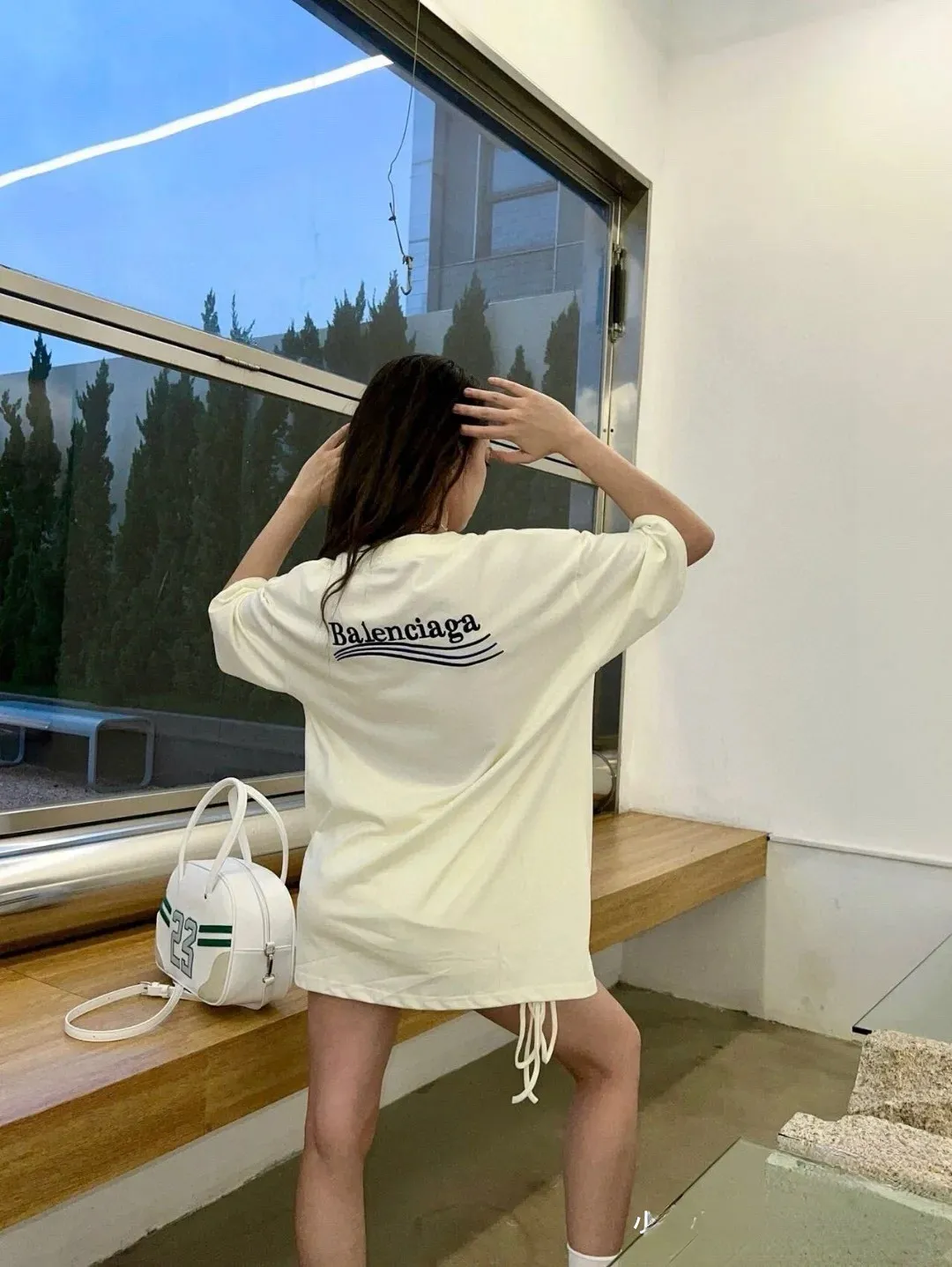 ♻️💯Upper body reference model picture❤️The top tested version of Balenciaga BALENCIAGA Cola Mailang embroidered printed short-sleeved T-shirts of the same style for male and female couples stars. Three colors are available, ensuring the same fabric as the original version, no color difference! Customized dyeing in a package! INS, Xiaohongshu’s popular style, classics that never fade away! The king of orders in Spain, the fried chicken is highly recommended! 32S 280g pure cotton double yarn fabric, comfortable and wide! Full of drape! The printing uses Tajima embroidery machine imported from Japan, which is known as the fighter among embroidery machines. The embroidery is meticulous, with no threads or skipped threads, the printing and embroidery are full and fine, and the letter spacing is consistent with ZP! Wearing it gives you full confidence and peace of mind! The labels and washes are all correct! On behalf of G at the same level! Consistent packaging at the counter!  Size: XS-L Color: Beige, taro purple, active gray, light hemp gray, beige P:260