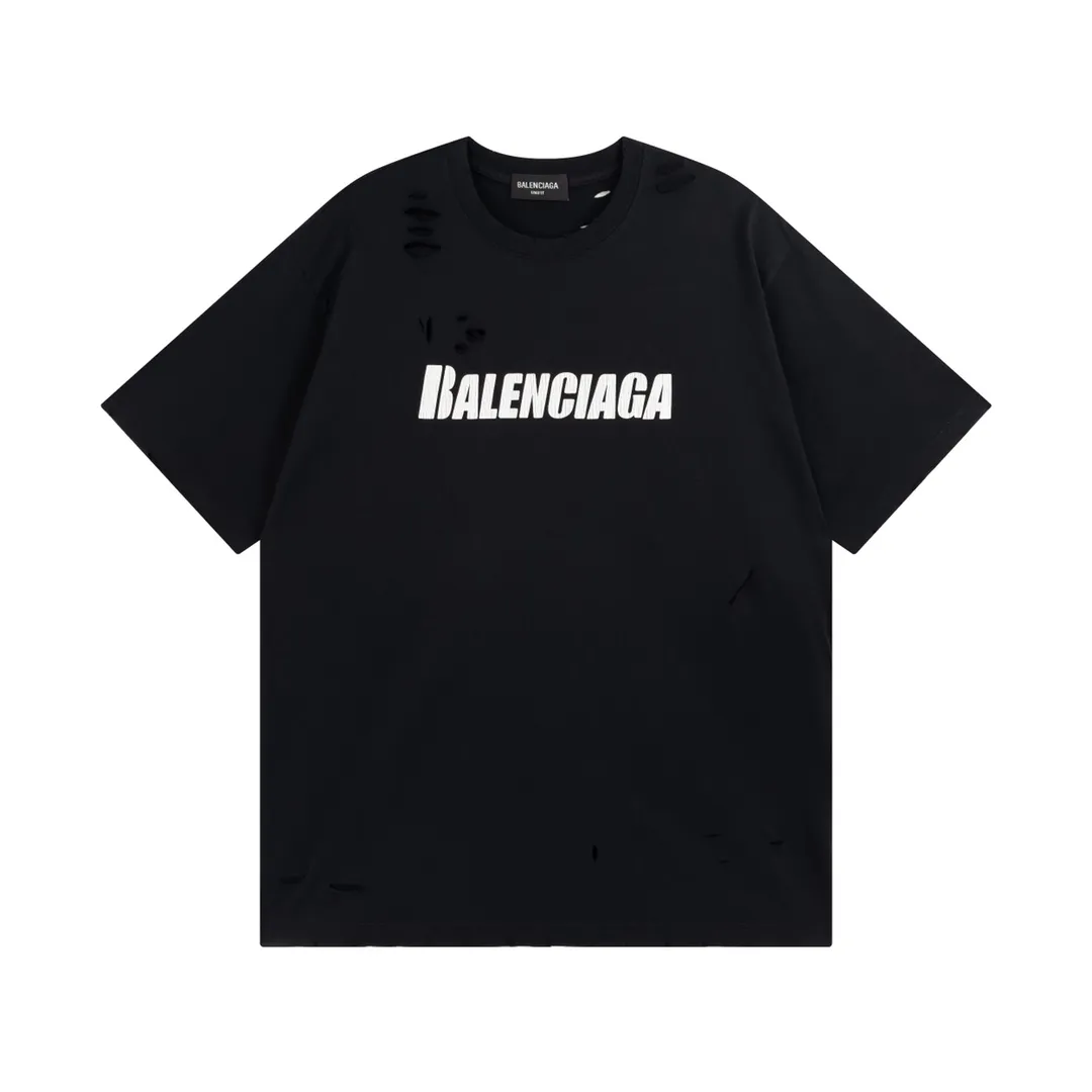 🅿️166 Detailed picture [Top version. Official website quality] BALENCI*GA/Paris. Classic letter LOGO printed ready-to-wear, washed, distressed, hole-cut, short-sleeved T-shirt. Brick cabinet synchronization. The fabric is made of Paris ZP custom-woven and dyed 100% cotton double yarn compact cotton. The weight is 260 grams, the cloth surface is clean. The cloth pattern is clear, soft and comfortable. The threads are dyed with no color difference. The classic pattern is printed with environmentally friendly imported materials, straight cracks and cracked glue. Precision printing screen, the letters are clear and the effect is three-dimensional. Restored brick cabinet. Ready-made garments are washed and worn, many people grind and cut them by hand. They are produced with heavy craftsmanship. Different market currency. Welcome to compare. The version adopts OS loose shoulder version. Same style for men and women. Coding: BL223033 Color: black, white, dark coffee, purple, lake blue, red, army green Size: XS to L