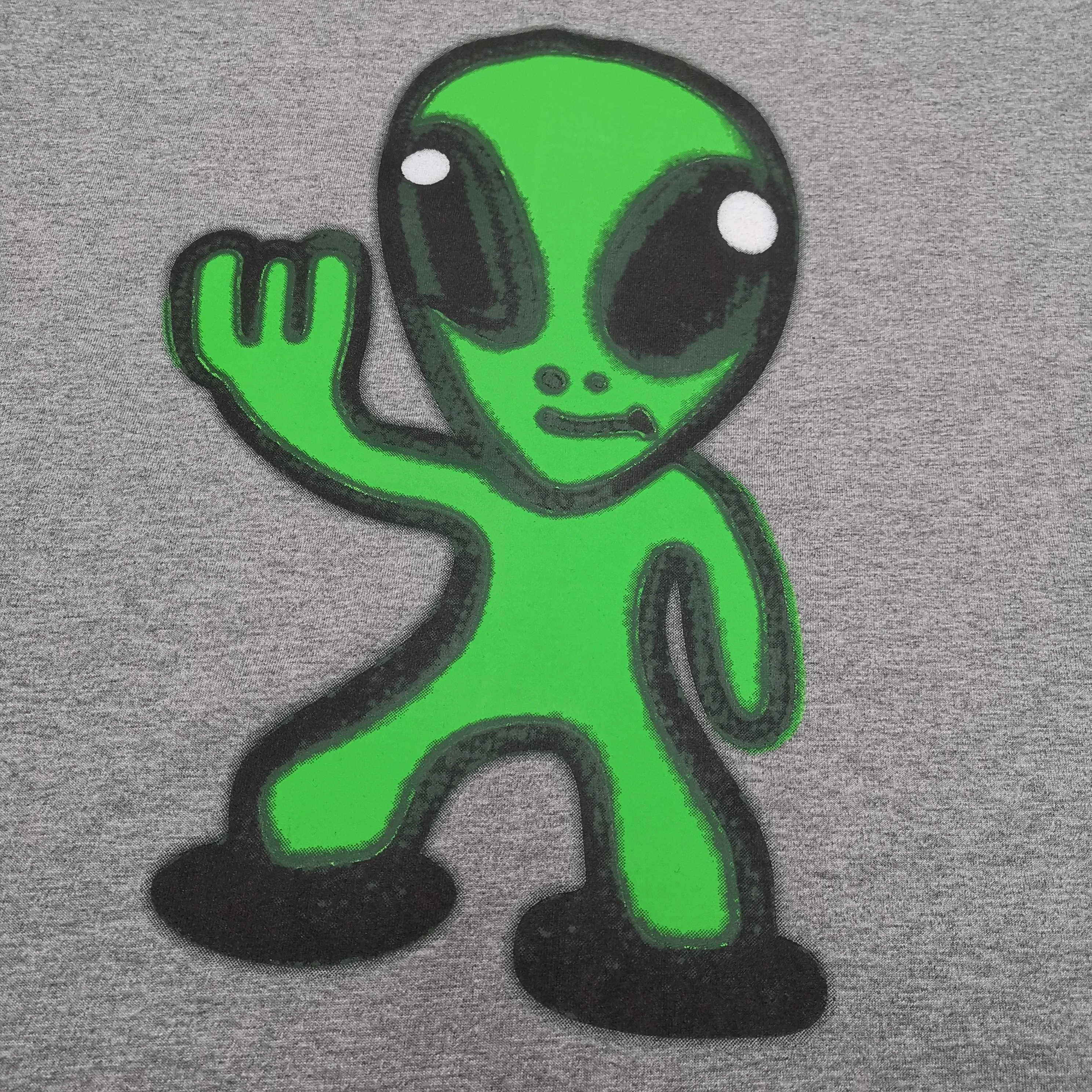 [Top version. Official website quality] BALENCI*GA/25 new style. The front is directly printed with hithg there + dripley art work + luminous effect, aliens are printed on the front, smiley faces are printed on the back, short-sleeved T-shirt with embroidered letters on the right sleeve # SS25 latest style. Research and development at the first time, different market currencies. Comparisons welcome. The fabric is made of Paris ZP custom-woven and dyed cotton double yarn. Weighing 260 grams, the cloth surface is clean. The cloth pattern is clear, soft and comfortable. The threads are dyed with no color difference. Printing adopts computer direct printing. Jubie market currency. Welcome to compare. The version adopts OS loose shoulder design. Same style for men and women. Color: off-white, black, floral gray. Size: XS S M L P260