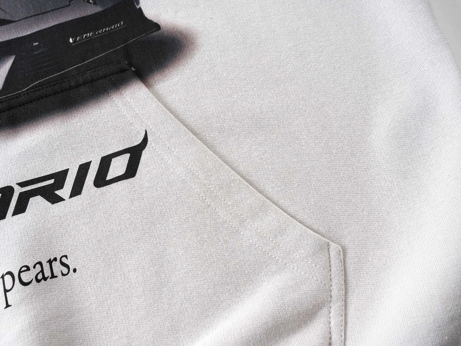 🅿️360 real photos [Top version. Official website quality] BALENCI*GA/Paris co-branded Lamborghini Lamborghini front and back left and right sleeve direct-injection printed hooded sweatshirt SS25 latest model. Research and development at the first time, different market currencies. Comparisons welcome. The fabric is made of Paris ZP custom-woven and dyed cotton sweatshirt. Weighing 460 grams, the cloth surface is clean. The cloth pattern is clear, soft and comfortable. The threads are dyed with no color difference. Printing adopts computer direct printing. The pattern letters are clear, three-dimensional and without burrs. Jubie market produces pictures based on pictures. Welcome to compare. The version adopts OS loose shoulder design. Same style for men and women. Code: BL259931 Color: white gray, Size: XS S M L