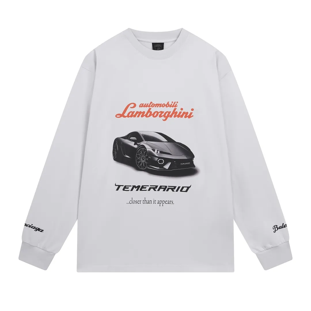 🅿️250 Actual pictures [Top version. Official website quality] BALENCI*GA/Paris co-branded Lamborghini Lamborghini front and back left and right sleeves direct-injection printed long-sleeved T-shirt # SS25 latest model. Research and development at the first time, different market currencies. Comparisons welcome. The fabric is made of Paris ZP custom-woven and dyed cotton double yarn. Weighing 260 grams, the cloth surface is clean. The cloth pattern is clear, soft and comfortable. The threads are dyed with no color difference. Printing adopts computer direct printing. The pattern letters are clear, three-dimensional and without burrs. Jubie market produces pictures based on pictures. Welcome to compare. The version adopts OS loose shoulder design. Same style for men and women. Code: BL255071 Color: white gray, black Size: XS S M L