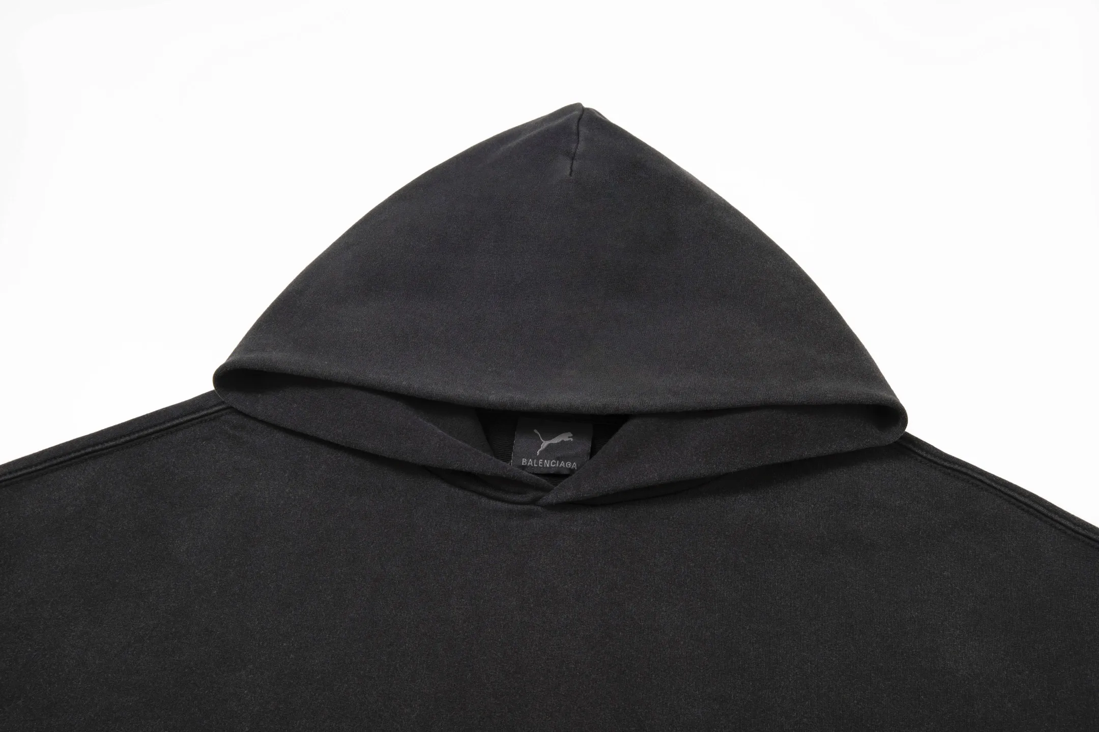 🅿️290 7202# Detailed picture Top version [[BALENCIA*GA] Official website quality Paris new joint PUMA series front printed hooded sweatshirt OS version Loose dropped shoulders Unisex style Fabric: 480g 100% cotton terry Davidson Technique: Front printed Garment wash Distressed Shape solid color Color: Washed black Size: XS S M L