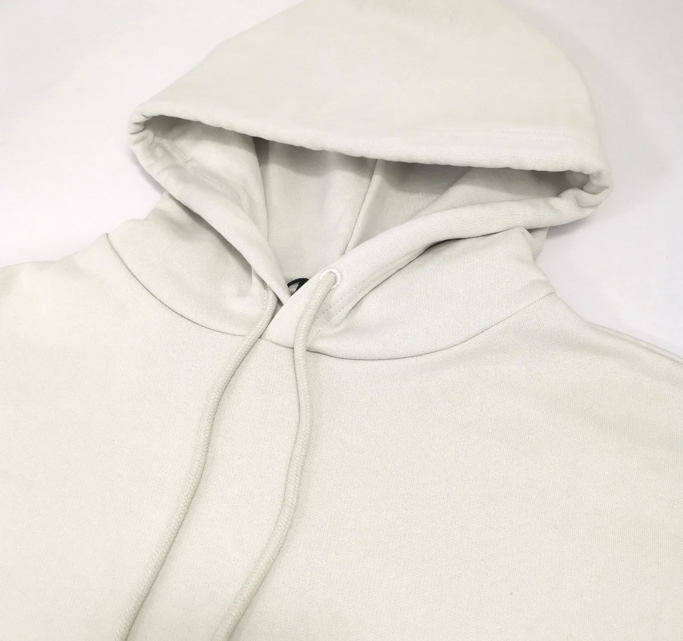 [New arrival] The top tested version of Balenciaga BALENCIAGA Cola Malone embroidery printed male and female couple star's same style autumn and winter pure cotton hoodie hooded sweatshirt in three colors, guaranteed to be the same as the original fabric, no color difference! Customized dyeing in a package! INS, Xiaohongshu’s popular style, classics that never fade away! The king of orders in Spain, the fried chicken is highly recommended! 480% pure cotton terry fabric, comfortable and warm! Full of drape! The printing uses Tajima embroidery machine imported from Japan, which is known as the fighter among embroidery machines. The embroidery is meticulous, with no threads or skipped threads, the printing and embroidery are full and fine, and the letter spacing is consistent with ZP! Wearing it gives you full confidence and peace of mind! The labels and washes are all correct! On behalf of G at the same level! Consistent packaging at the counter! Size: XS-L Color: Purple light gray white gray P:450