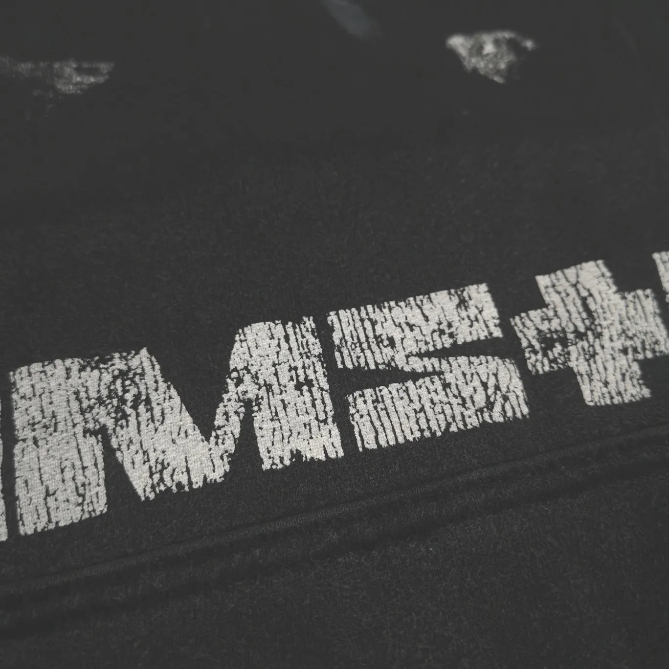 Additional details - Spring and Autumn top proven version Balenciaga SS21 German tank band exclusive Balenciaga men's and women's couple star's same style pure cotton hoodie sweatshirt. Custom-woven and dyed 550 grams of vulcanized black fabric. The weight of the fabric after washing is up to 1kg/Imported Tajima embroidery. The letters are clear/The fried sand process of ready-made clothes makes the fabric slightly white. The whole body is broken. It is so trendy, contemporary, versatile and stylish! /Printing process: Kornit digital printing direct-injection white color is produced at the same time. There are few such machines and technologies in China! It will definitely not fall off. After being soaked in water at 70 degrees for 40 minutes, it did not fall off even after being rubbed with a hand! / The wash labels on the collar are all limited numbers [1-400 numbers] to ensure that each piece of clothing has a different number and is unique! / It takes a full month and a half from getting the sample to the finished product. You can imagine how difficult it is and our original intention. We never waver and must be authentic. Every piece of clothing is only shown to everyone after passing the inspection!  Quantity available, please take advantage of it! This is not just clothes, it is art and pursuit! In order to show the top tested version, the editor specially added a set of detailed supplementary pictures, all of which are original pictures without processing. OverSize version SIZE: XS-L P:530
