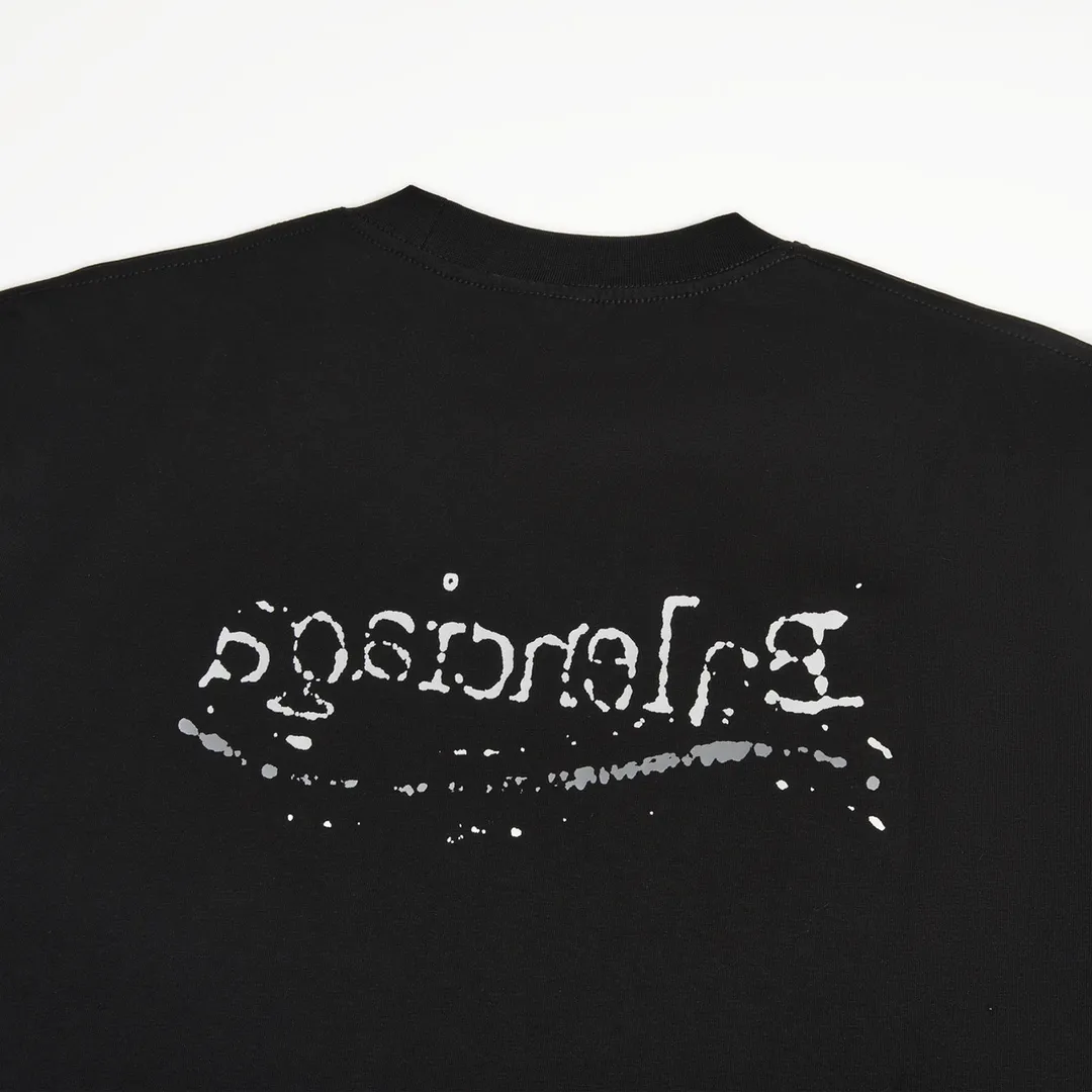 🅿️160 9113# Detailed picture Top version [[BALENCIA*GA] official website quality Paris' new blurred cola front and back graffiti printed short-sleeved T-shirt OS version Loose dropped shoulders Unisex fabric: 260 grams 100% cotton double yarn Technology: front and rear panel printing Garment wash Shape solid color Color: black Size: XS S M L