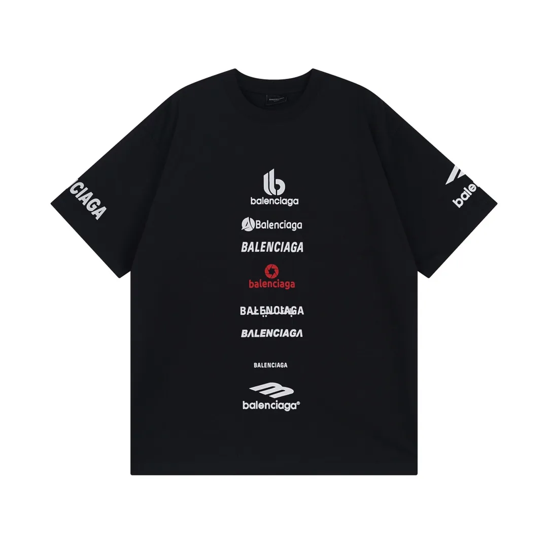 🅿️180 detailed pictures [Top version. Official website quality] BALENCI*GA/Paris. Multi-element trademark LOGO short-sleeved T-shirt 2024 new style. All pattern details, colors, Y boards are customized, and the brick cabinets are synchronized. Genuine products are developed at the first time, and you can print and compare! The fabric is made of Paris ZP custom-woven and dyed cotton double yarn. Weighing 260 grams, the cloth surface is clean. The cloth pattern is clear, soft and comfortable. The threads are dyed with no color difference. The printing uses environmentally friendly imported materials, the letters are clear and the effect is three-dimensional. The version adopts OS loose shoulder design. Same style for men and women. Code: BL223375 Color: black, white Size: XS to L