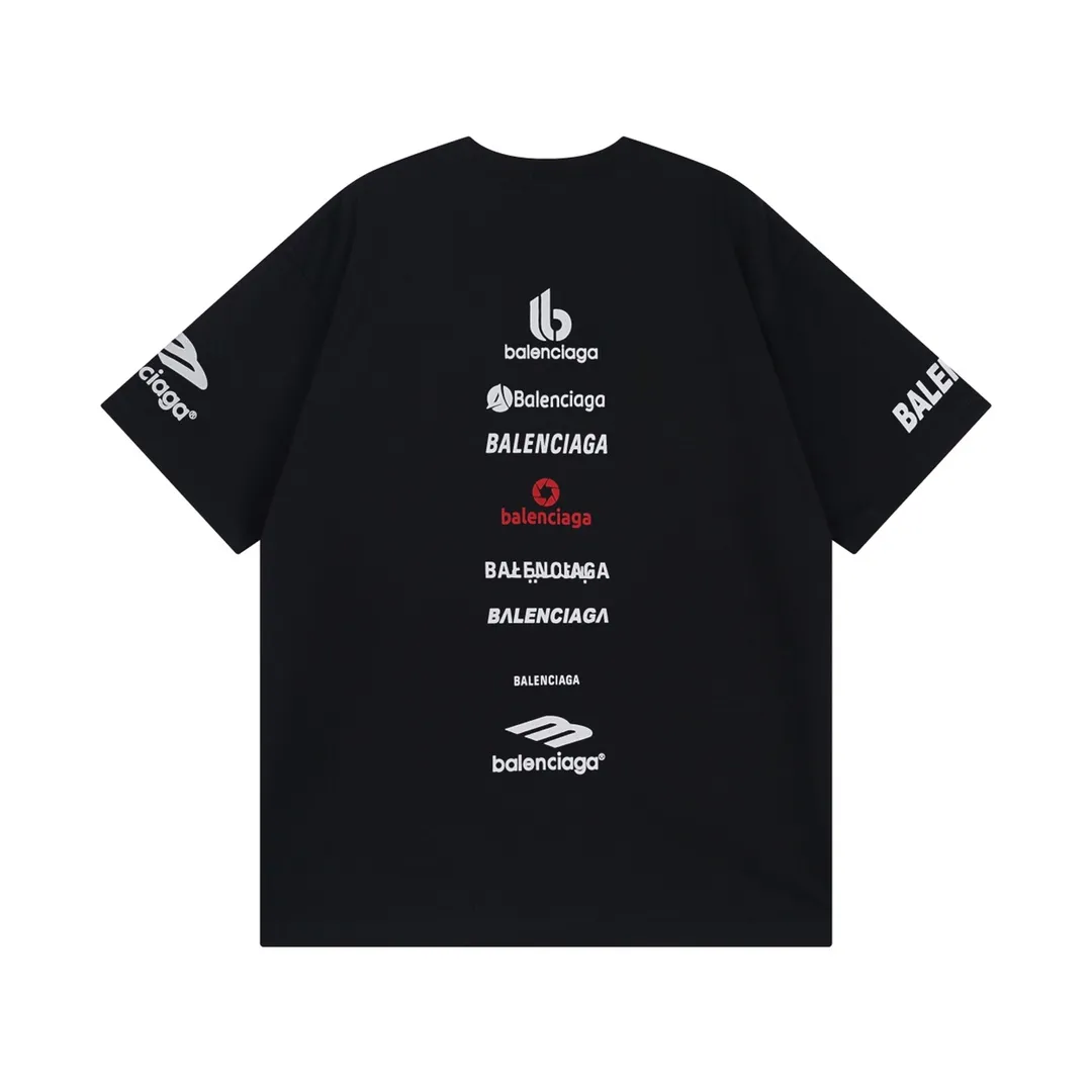 🅿️180 detailed pictures [Top version. Official website quality] BALENCI*GA/Paris. Multi-element trademark LOGO short-sleeved T-shirt 2024 new style. All pattern details, colors, Y boards are customized, and the brick cabinets are synchronized. Genuine products are developed at the first time, and you can print and compare! The fabric is made of Paris ZP custom-woven and dyed cotton double yarn. Weighing 260 grams, the cloth surface is clean. The cloth pattern is clear, soft and comfortable. The threads are dyed with no color difference. The printing uses environmentally friendly imported materials, the letters are clear and the effect is three-dimensional. The version adopts OS loose shoulder design. Same style for men and women. Code: BL223375 Color: black, white Size: XS to L