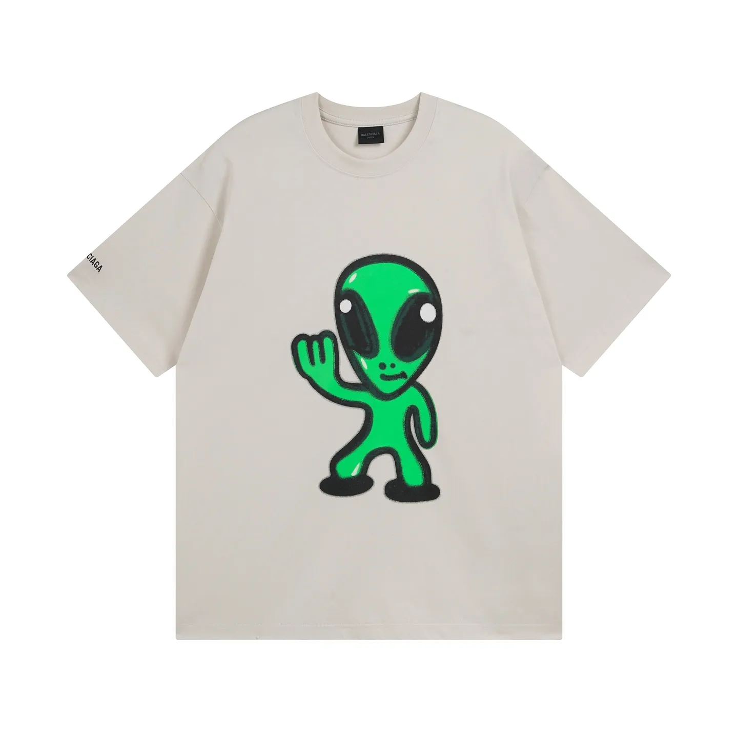 🅿️194 real photos [top version. official website quality] BALENCI*GA/25 new model. The front is directly printed with hithg there + dripley art work + luminous effect, aliens are printed on the front, smiley faces are printed on the back, short-sleeved T-shirt with embroidered letters on the right sleeve # SS25 latest style. Research and development at the first time, different market currencies. Comparisons welcome. The fabric is made of Paris ZP custom-woven and dyed cotton double yarn. Weighing 260 grams, the cloth surface is clean. The cloth pattern is clear, soft and comfortable. The threads are dyed with no color difference. Printing adopts computer direct printing. Jubie market currency. Welcome to compare. The version adopts OS loose shoulder design. Same style for men and women. Code: BL253683 Color: off-white, black, floral gray Size: XS S M L