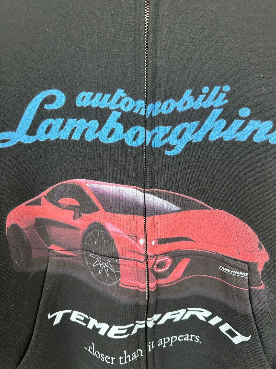 🅿️430 - BALENCI*GA Paris co-branded Lamborghini hooded zipper sweatshirt. The front and rear embroidery printing is done by computer direct printing. Customized matching hardware. The letters are clear. The effect is three-dimensional. Exclusively pattern-woven and dyed 460g fabric. Threads are dyed in the same cylinder with zero color difference. Brick cabinet synchronization. Welcome to compare. Same style for men and women -Color: Black -SIZE: Xs S M L Style No. 8985#